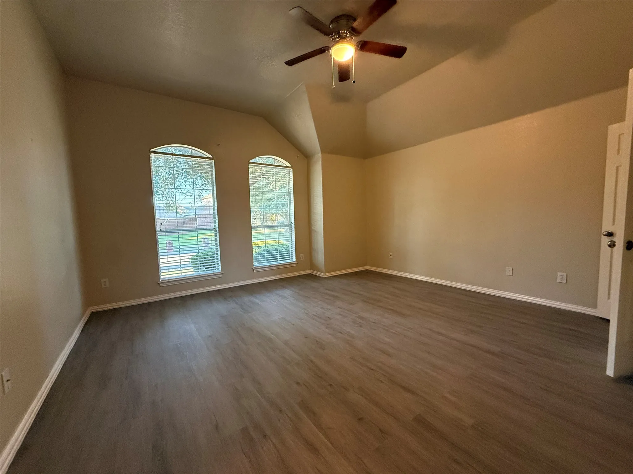 Single Family Residence For Rent in Dallas County , 8014 Wilmington Drive, Rowlett, Texas 75089, 3 Bedroom, 2 Bathroom, 2 Garage spaces, 1,923 Sqft, built in 2003, mls#21381590, Real Estate Agent in Rowlett, Homes For Rent in Dallas county, Homes For Rent in Rowlett, Realtor in Rowlett Texas, Real Estate Brokerage Independent Realty Texas, Luminita Cordes Realtor
