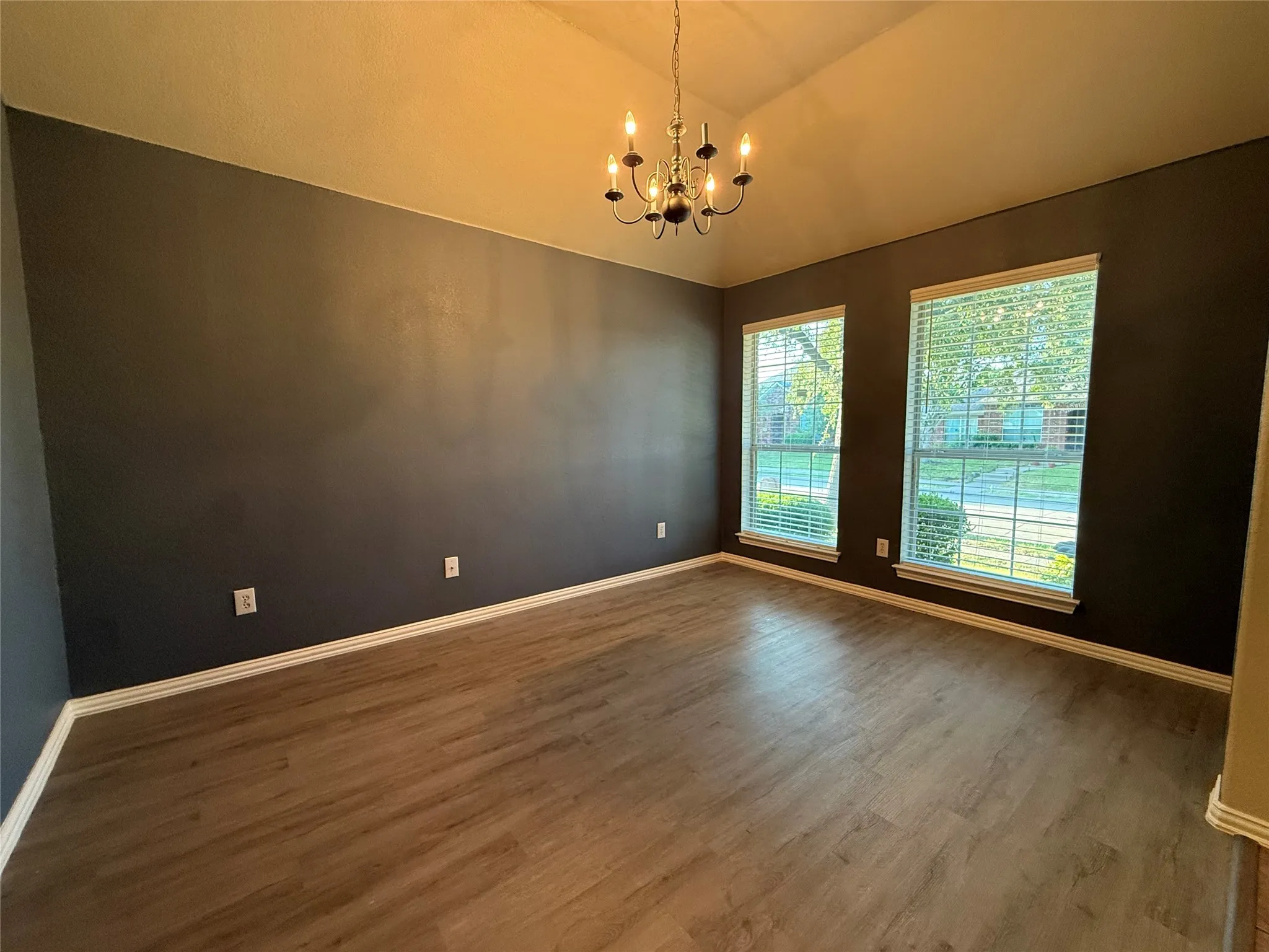 Single Family Residence For Rent in Dallas County , 8014 Wilmington Drive, Rowlett, Texas 75089, 3 Bedroom, 2 Bathroom, 2 Garage spaces, 1,923 Sqft, built in 2003, mls#21381590, Real Estate Agent in Rowlett, Homes For Rent in Dallas county, Homes For Rent in Rowlett, Realtor in Rowlett Texas, Real Estate Brokerage Independent Realty Texas, Luminita Cordes Realtor