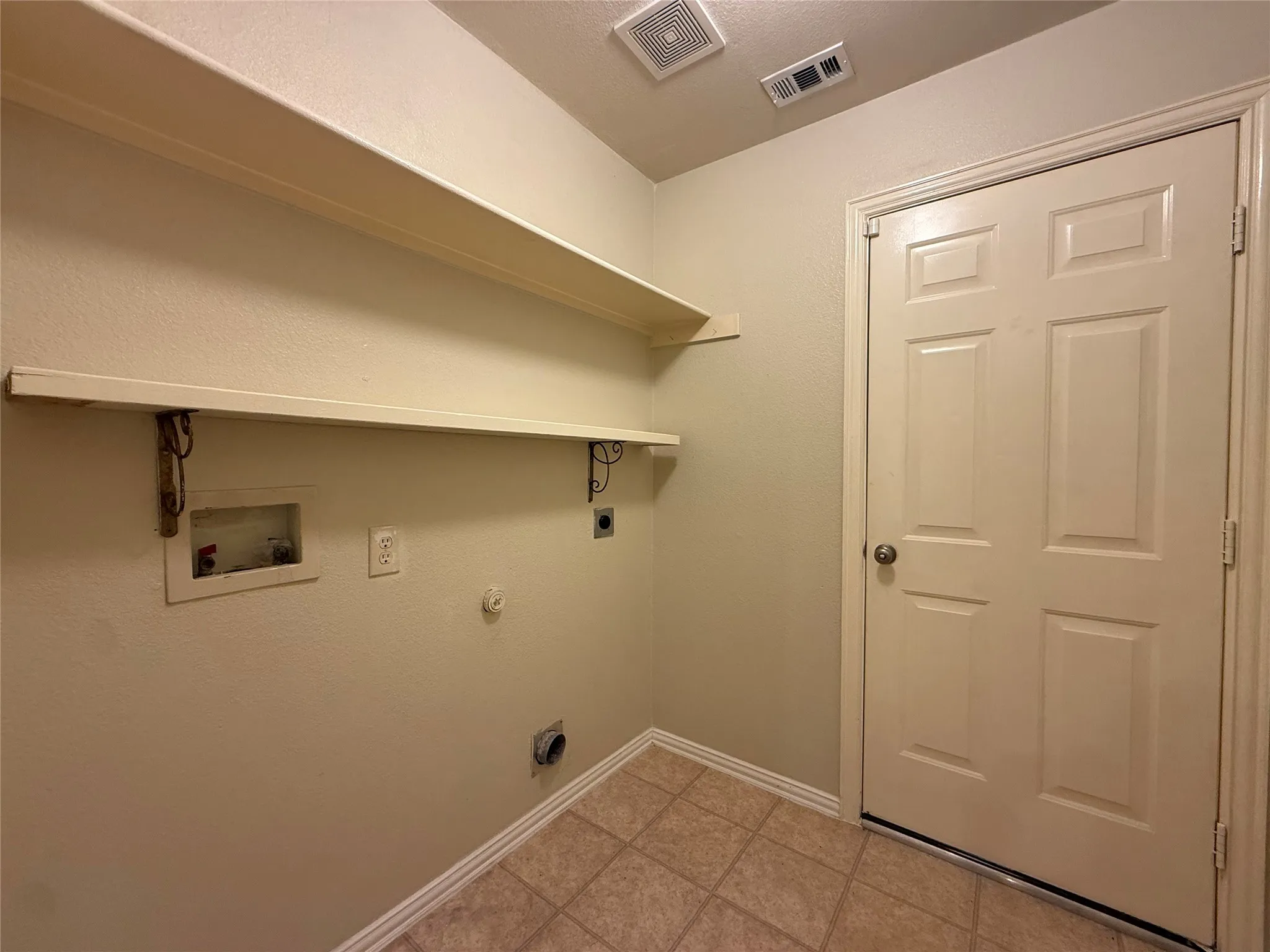 Single Family Residence For Rent in Dallas County , 8014 Wilmington Drive, Rowlett, Texas 75089, 3 Bedroom, 2 Bathroom, 2 Garage spaces, 1,923 Sqft, built in 2003, mls#21381590, Real Estate Agent in Rowlett, Homes For Rent in Dallas county, Homes For Rent in Rowlett, Realtor in Rowlett Texas, Real Estate Brokerage Independent Realty Texas, Luminita Cordes Realtor