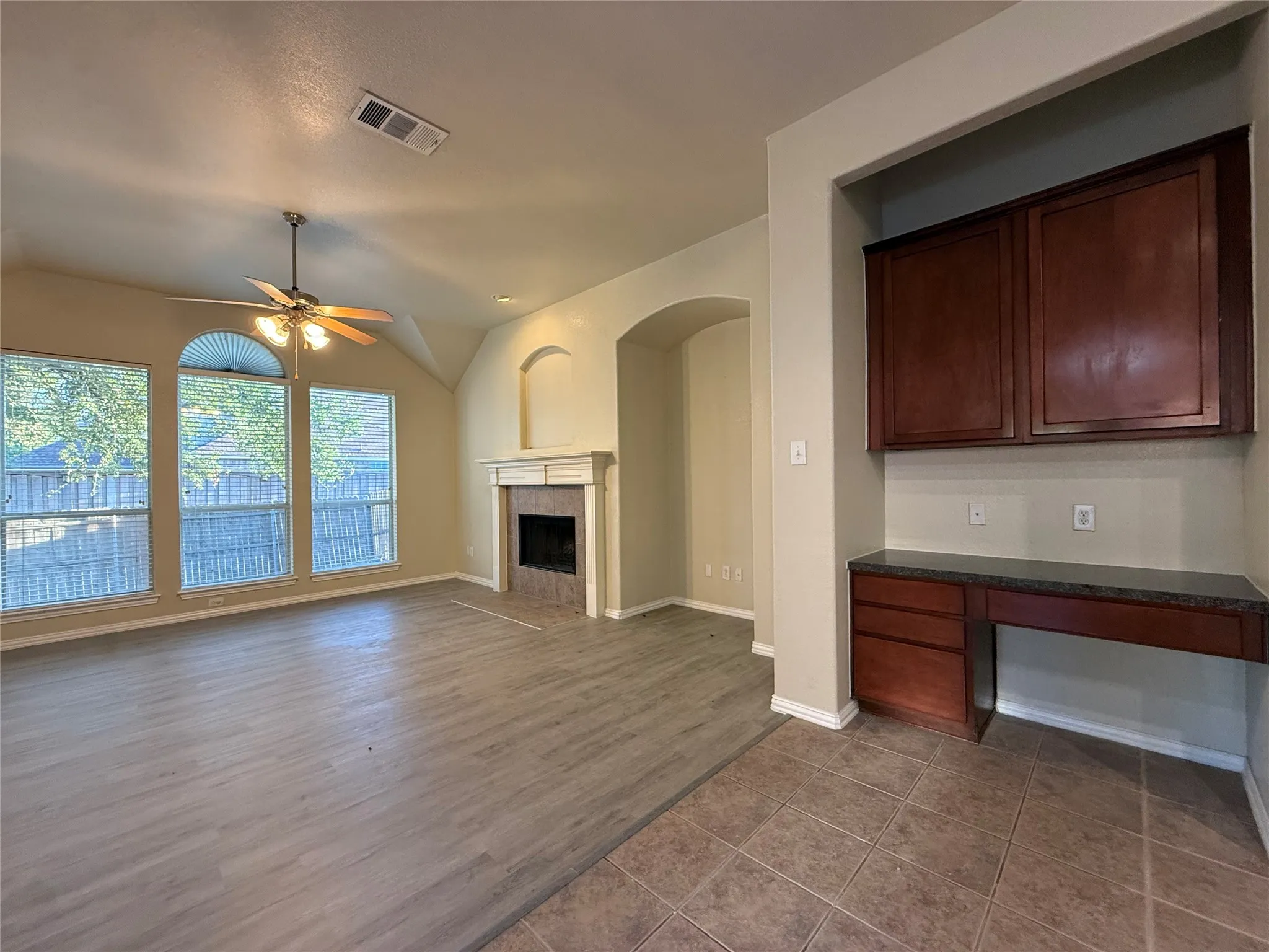 Single Family Residence For Rent in Dallas County , 8014 Wilmington Drive, Rowlett, Texas 75089, 3 Bedroom, 2 Bathroom, 2 Garage spaces, 1,923 Sqft, built in 2003, mls#21381590, Real Estate Agent in Rowlett, Homes For Rent in Dallas county, Homes For Rent in Rowlett, Realtor in Rowlett Texas, Real Estate Brokerage Independent Realty Texas, Luminita Cordes Realtor