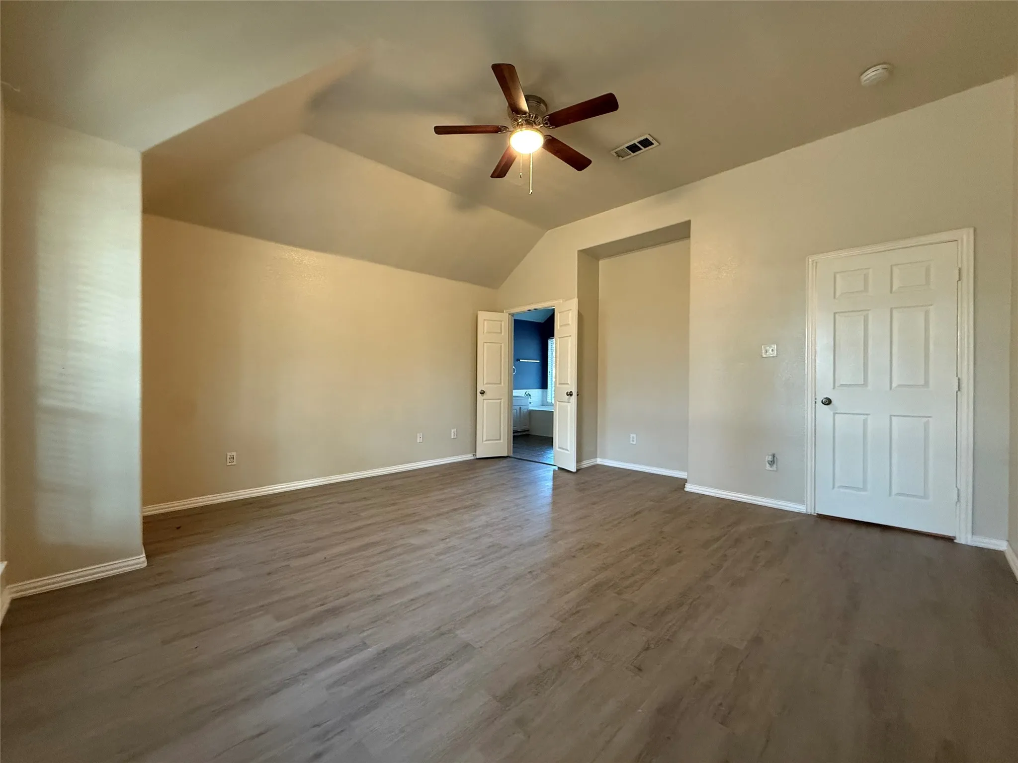 Single Family Residence For Rent in Dallas County , 8014 Wilmington Drive, Rowlett, Texas 75089, 3 Bedroom, 2 Bathroom, 2 Garage spaces, 1,923 Sqft, built in 2003, mls#21381590, Real Estate Agent in Rowlett, Homes For Rent in Dallas county, Homes For Rent in Rowlett, Realtor in Rowlett Texas, Real Estate Brokerage Independent Realty Texas, Luminita Cordes Realtor