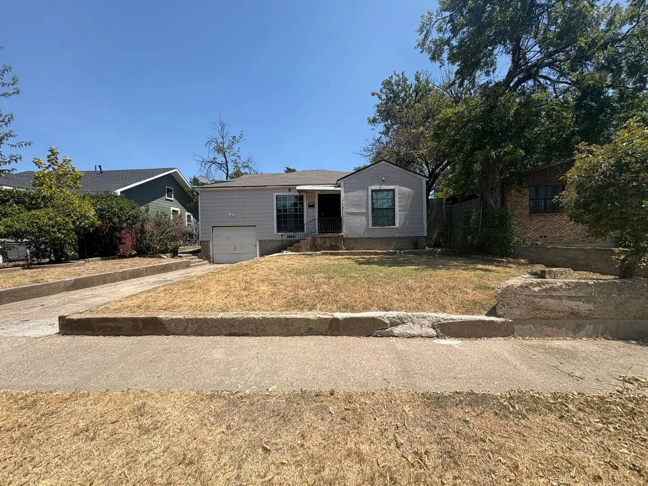Single Family Residence For Sale in Dallas County , 2514 Michigan Avenue, Dallas, Texas 75216, 3 Bedroom, 2 Bathroom, 3 Garage spaces, 1,073 Sqft, built in 1948, mls#21381591, Real Estate Agent in Dallas, Homes For Sale in Dallas county, Homes For Sale in Dallas, Realtor in Dallas Texas, Real Estate Brokerage Independent Realty Texas, Luminita Cordes Realtor