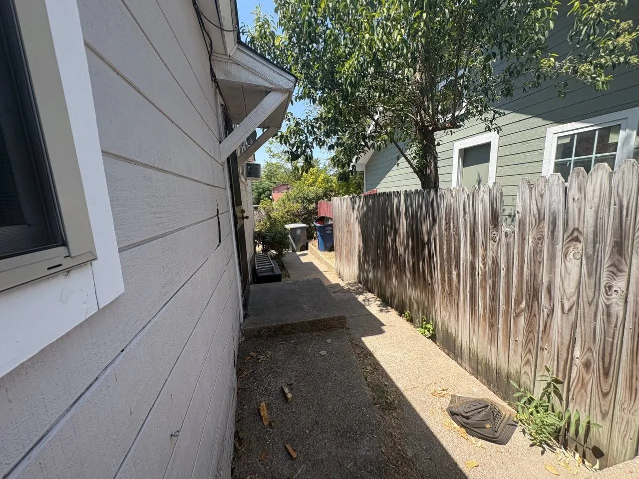 Single Family Residence For Sale in Dallas County , 2514 Michigan Avenue, Dallas, Texas 75216, 3 Bedroom, 2 Bathroom, 3 Garage spaces, 1,073 Sqft, built in 1948, mls#21381591, Real Estate Agent in Dallas, Homes For Sale in Dallas county, Homes For Sale in Dallas, Realtor in Dallas Texas, Real Estate Brokerage Independent Realty Texas, Luminita Cordes Realtor
