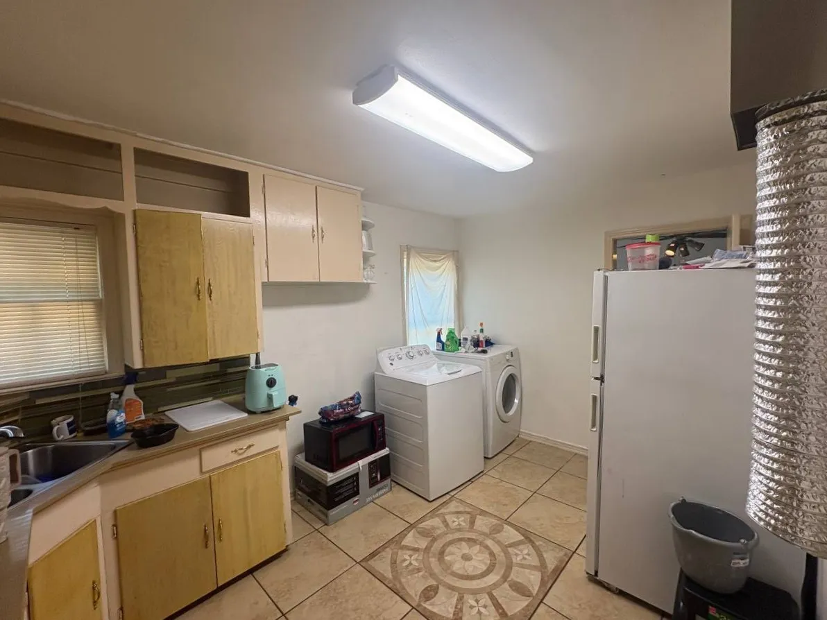 Single Family Residence For Sale in Dallas County , 2514 Michigan Avenue, Dallas, Texas 75216, 3 Bedroom, 2 Bathroom, 3 Garage spaces, 1,073 Sqft, built in 1948, mls#21381591, Real Estate Agent in Dallas, Homes For Sale in Dallas county, Homes For Sale in Dallas, Realtor in Dallas Texas, Real Estate Brokerage Independent Realty Texas, Luminita Cordes Realtor