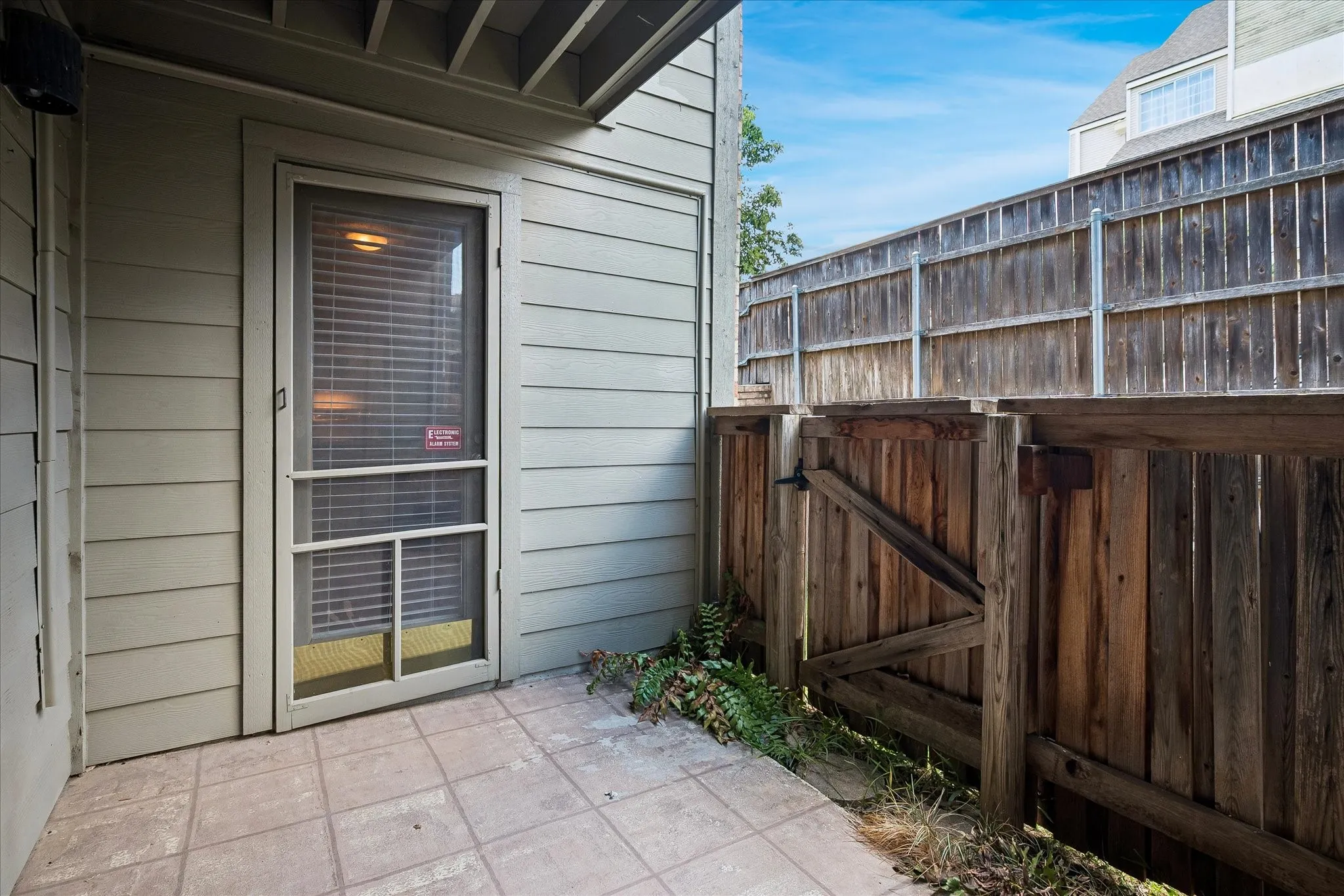 Condominium For Sale in Dallas County , 5335 Bent Tree Forest Drive 121, Dallas, Texas 75248, 1 Bedroom, 1 Bathroom, Garage spaces, 678 Sqft, built in 1981, mls#21380662, Real Estate Agent in Dallas, Homes For Sale in Dallas county, Homes For Sale in Dallas, Realtor in Dallas Texas, Real Estate Brokerage Independent Realty Texas, Luminita Cordes Realtor