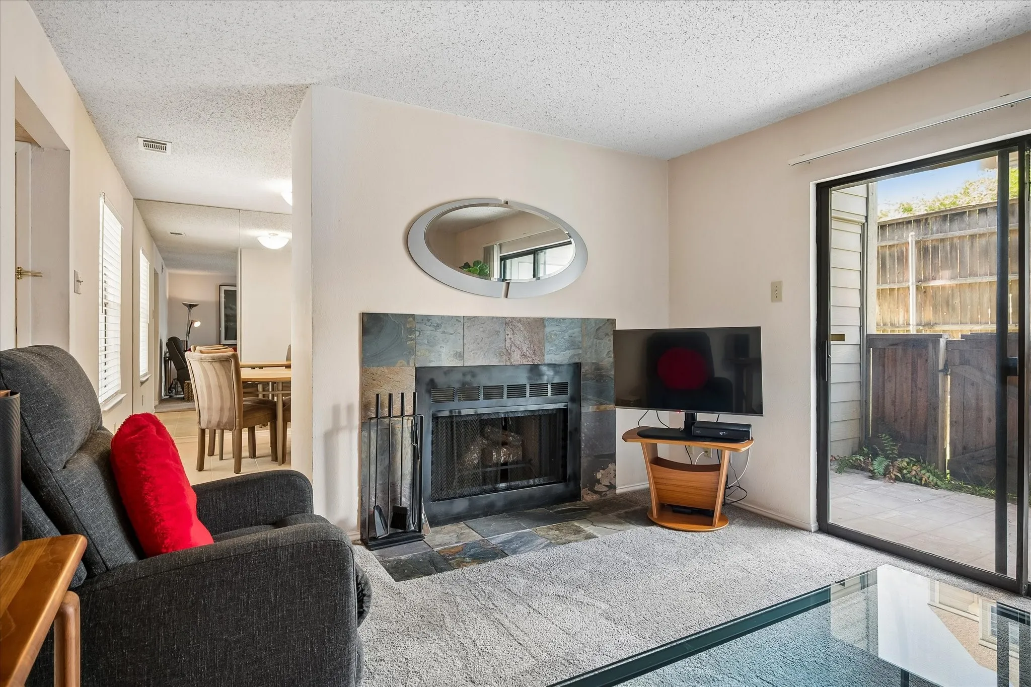 Condominium For Sale in Dallas County , 5335 Bent Tree Forest Drive 121, Dallas, Texas 75248, 1 Bedroom, 1 Bathroom, Garage spaces, 678 Sqft, built in 1981, mls#21380662, Real Estate Agent in Dallas, Homes For Sale in Dallas county, Homes For Sale in Dallas, Realtor in Dallas Texas, Real Estate Brokerage Independent Realty Texas, Luminita Cordes Realtor