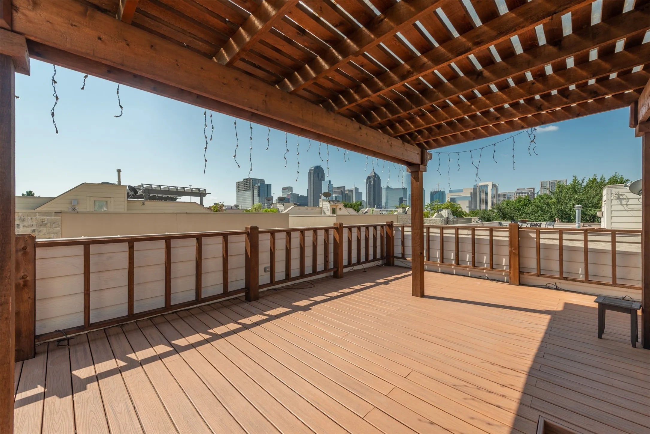 Townhouse For Rent in Dallas County , 2315 Clark Street, Dallas, Texas 75204, 2 Bedroom, 3 Bathroom, 2 Garage spaces, 1,560 Sqft, built in 2004, mls#21381596, Real Estate Agent in Dallas, Homes For Rent in Dallas county, Homes For Rent in Dallas, Realtor in Dallas Texas, Real Estate Brokerage Independent Realty Texas, Luminita Cordes Realtor
