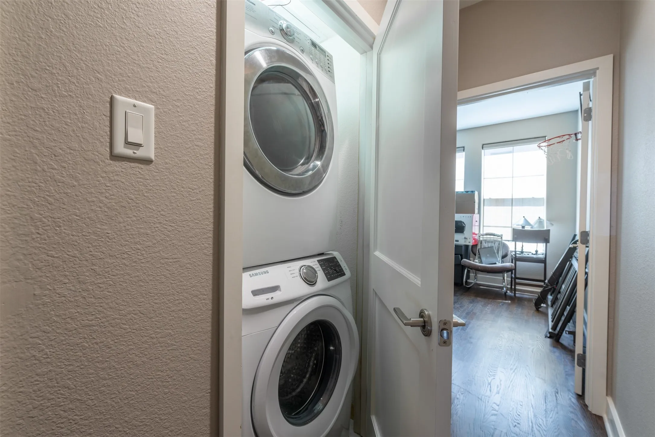 Townhouse For Rent in Dallas County , 2315 Clark Street, Dallas, Texas 75204, 2 Bedroom, 3 Bathroom, 2 Garage spaces, 1,560 Sqft, built in 2004, mls#21381596, Real Estate Agent in Dallas, Homes For Rent in Dallas county, Homes For Rent in Dallas, Realtor in Dallas Texas, Real Estate Brokerage Independent Realty Texas, Luminita Cordes Realtor