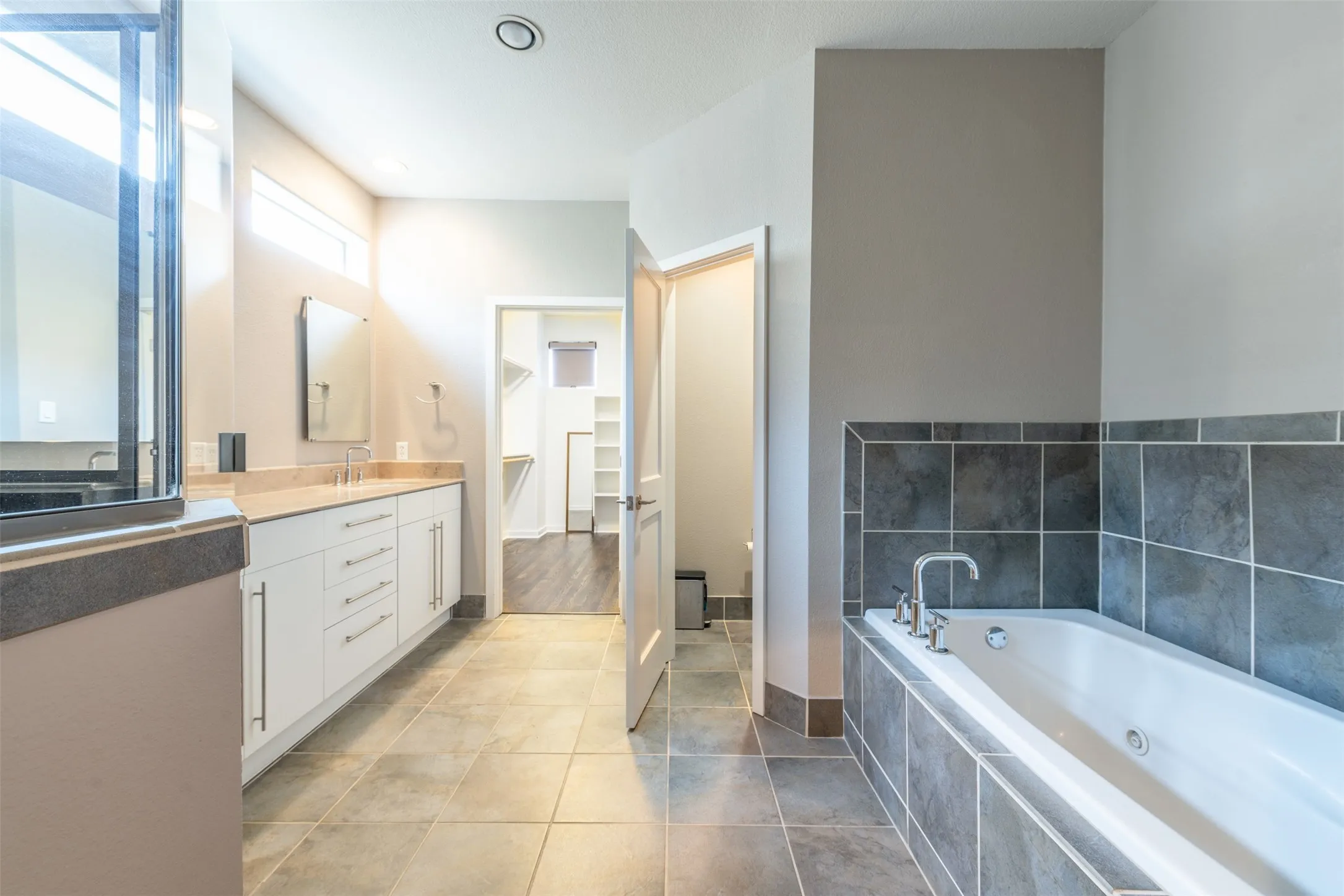 Townhouse For Rent in Dallas County , 2315 Clark Street, Dallas, Texas 75204, 2 Bedroom, 3 Bathroom, 2 Garage spaces, 1,560 Sqft, built in 2004, mls#21381596, Real Estate Agent in Dallas, Homes For Rent in Dallas county, Homes For Rent in Dallas, Realtor in Dallas Texas, Real Estate Brokerage Independent Realty Texas, Luminita Cordes Realtor