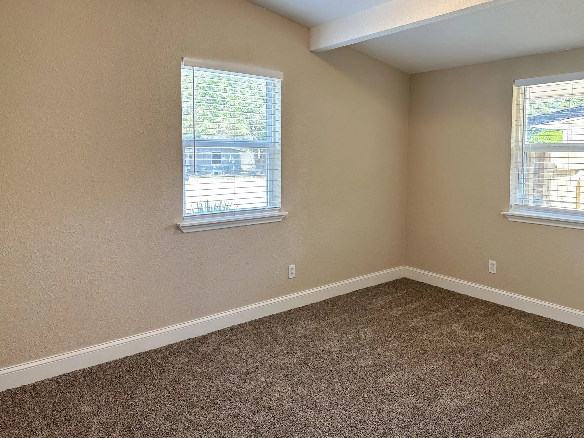 Single Family Residence For Rent in Dallas County , 108 Jenny Kay Lane, Irving, Texas 75060, 4 Bedroom, 3 Bathroom, Garage spaces, 1,566 Sqft, built in 1958, mls#21377225, Real Estate Agent in Irving, Homes For Rent in Dallas county, Homes For Rent in Irving, Realtor in Irving Texas, Real Estate Brokerage Independent Realty Texas, Luminita Cordes Realtor