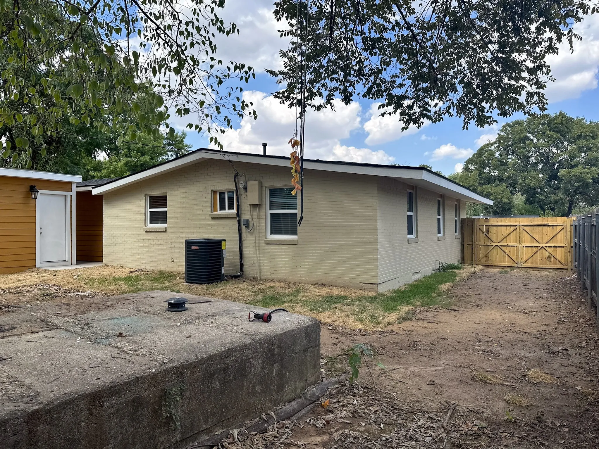 Single Family Residence For Rent in Dallas County , 108 Jenny Kay Lane, Irving, Texas 75060, 4 Bedroom, 3 Bathroom, Garage spaces, 1,566 Sqft, built in 1958, mls#21377225, Real Estate Agent in Irving, Homes For Rent in Dallas county, Homes For Rent in Irving, Realtor in Irving Texas, Real Estate Brokerage Independent Realty Texas, Luminita Cordes Realtor
