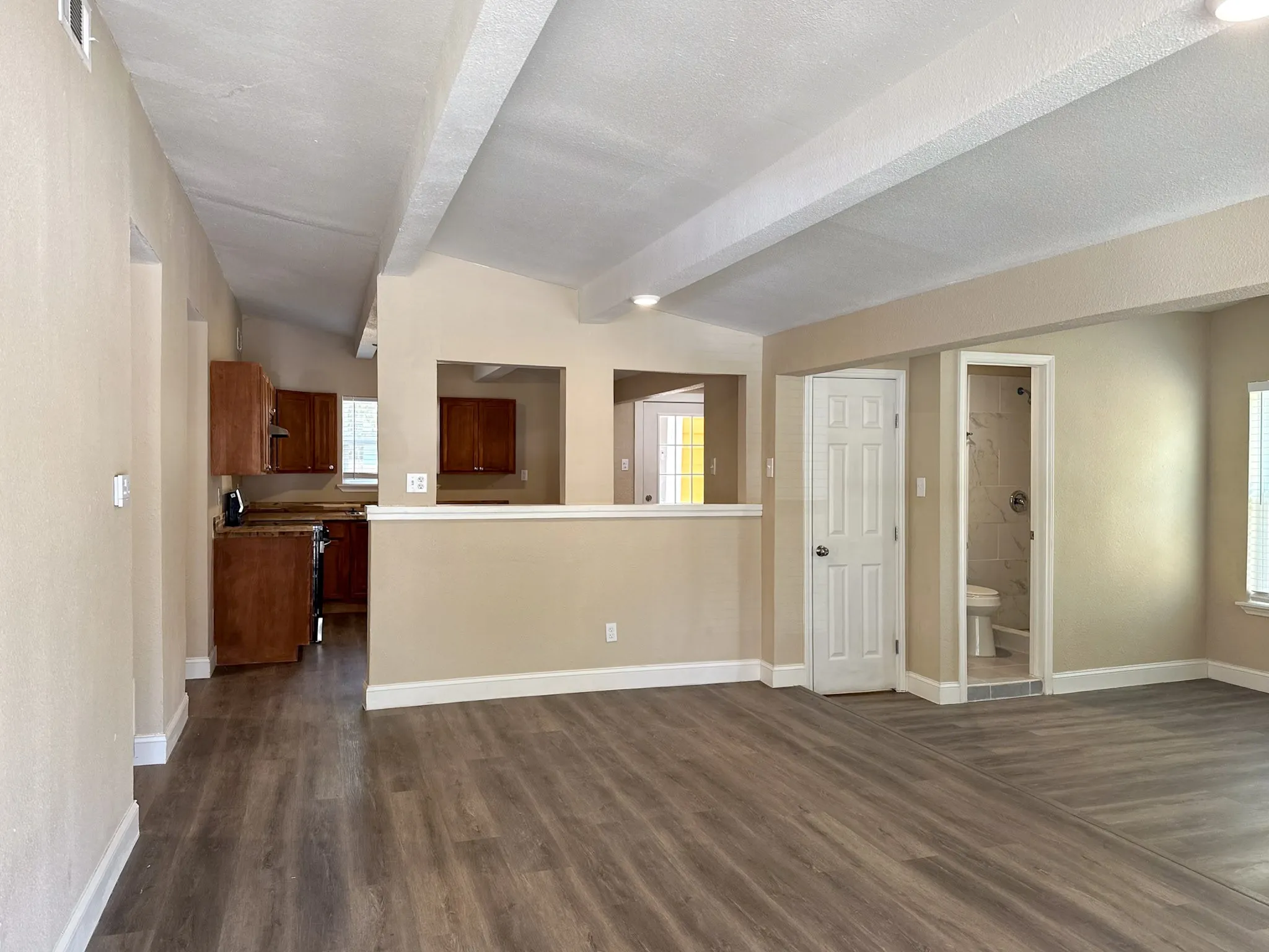 Single Family Residence For Rent in Dallas County , 108 Jenny Kay Lane, Irving, Texas 75060, 4 Bedroom, 3 Bathroom, Garage spaces, 1,566 Sqft, built in 1958, mls#21377225, Real Estate Agent in Irving, Homes For Rent in Dallas county, Homes For Rent in Irving, Realtor in Irving Texas, Real Estate Brokerage Independent Realty Texas, Luminita Cordes Realtor
