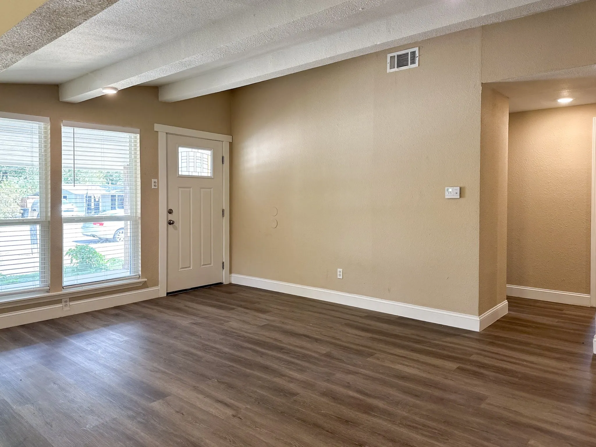 Single Family Residence For Rent in Dallas County , 108 Jenny Kay Lane, Irving, Texas 75060, 4 Bedroom, 3 Bathroom, Garage spaces, 1,566 Sqft, built in 1958, mls#21377225, Real Estate Agent in Irving, Homes For Rent in Dallas county, Homes For Rent in Irving, Realtor in Irving Texas, Real Estate Brokerage Independent Realty Texas, Luminita Cordes Realtor