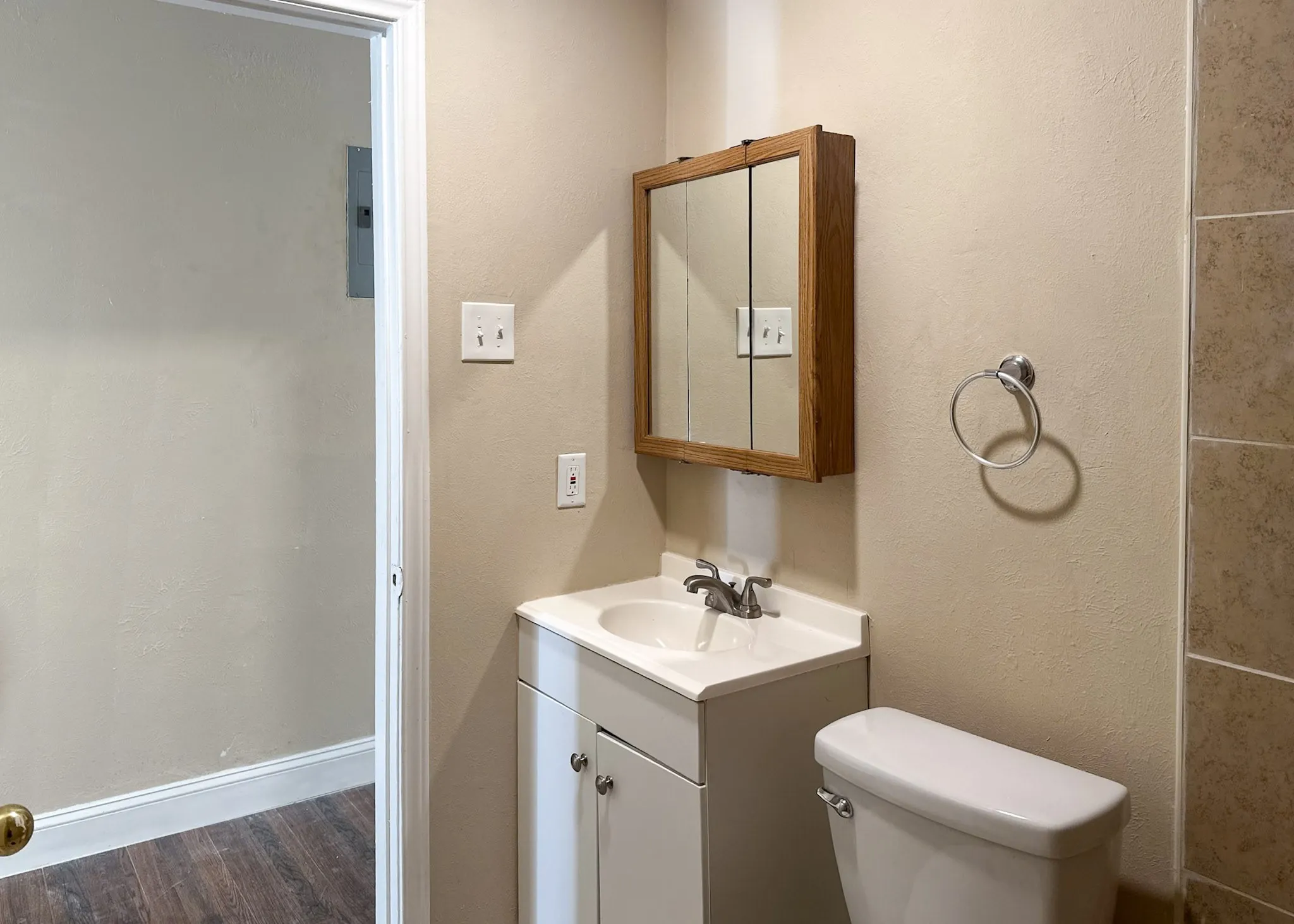 Single Family Residence For Rent in Dallas County , 108 Jenny Kay Lane, Irving, Texas 75060, 4 Bedroom, 3 Bathroom, Garage spaces, 1,566 Sqft, built in 1958, mls#21377225, Real Estate Agent in Irving, Homes For Rent in Dallas county, Homes For Rent in Irving, Realtor in Irving Texas, Real Estate Brokerage Independent Realty Texas, Luminita Cordes Realtor
