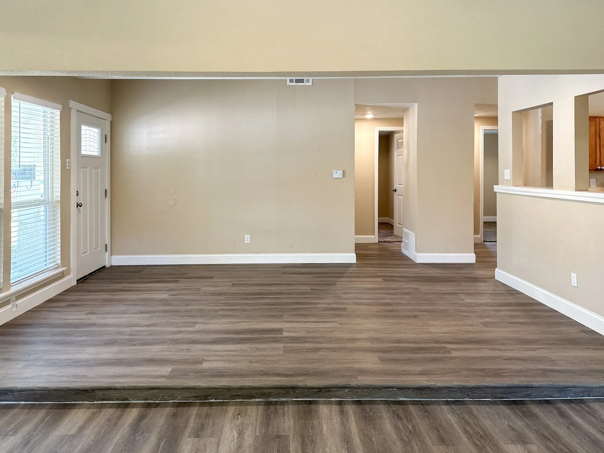 Single Family Residence For Rent in Dallas County , 108 Jenny Kay Lane, Irving, Texas 75060, 4 Bedroom, 3 Bathroom, Garage spaces, 1,566 Sqft, built in 1958, mls#21377225, Real Estate Agent in Irving, Homes For Rent in Dallas county, Homes For Rent in Irving, Realtor in Irving Texas, Real Estate Brokerage Independent Realty Texas, Luminita Cordes Realtor
