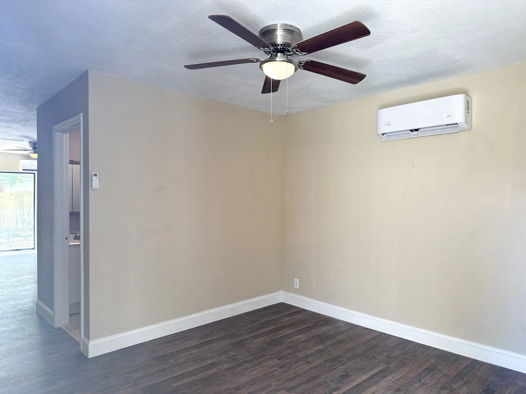 Single Family Residence For Rent in Dallas County , 108 Jenny Kay Lane, Irving, Texas 75060, 4 Bedroom, 3 Bathroom, Garage spaces, 1,566 Sqft, built in 1958, mls#21377225, Real Estate Agent in Irving, Homes For Rent in Dallas county, Homes For Rent in Irving, Realtor in Irving Texas, Real Estate Brokerage Independent Realty Texas, Luminita Cordes Realtor