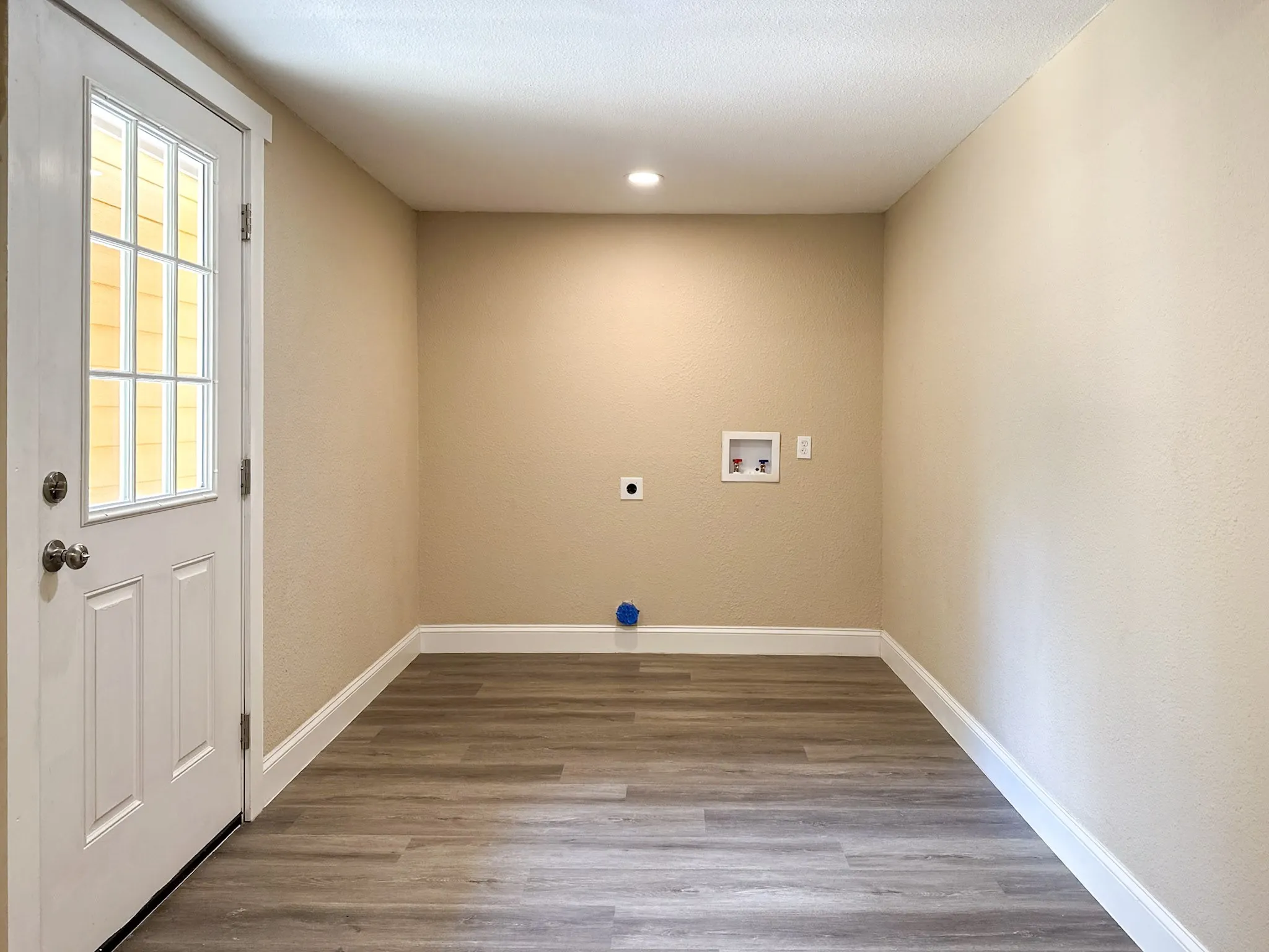 Single Family Residence For Rent in Dallas County , 108 Jenny Kay Lane, Irving, Texas 75060, 4 Bedroom, 3 Bathroom, Garage spaces, 1,566 Sqft, built in 1958, mls#21377225, Real Estate Agent in Irving, Homes For Rent in Dallas county, Homes For Rent in Irving, Realtor in Irving Texas, Real Estate Brokerage Independent Realty Texas, Luminita Cordes Realtor