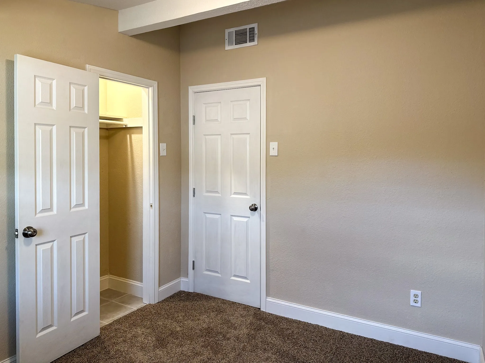 Single Family Residence For Rent in Dallas County , 108 Jenny Kay Lane, Irving, Texas 75060, 4 Bedroom, 3 Bathroom, Garage spaces, 1,566 Sqft, built in 1958, mls#21377225, Real Estate Agent in Irving, Homes For Rent in Dallas county, Homes For Rent in Irving, Realtor in Irving Texas, Real Estate Brokerage Independent Realty Texas, Luminita Cordes Realtor