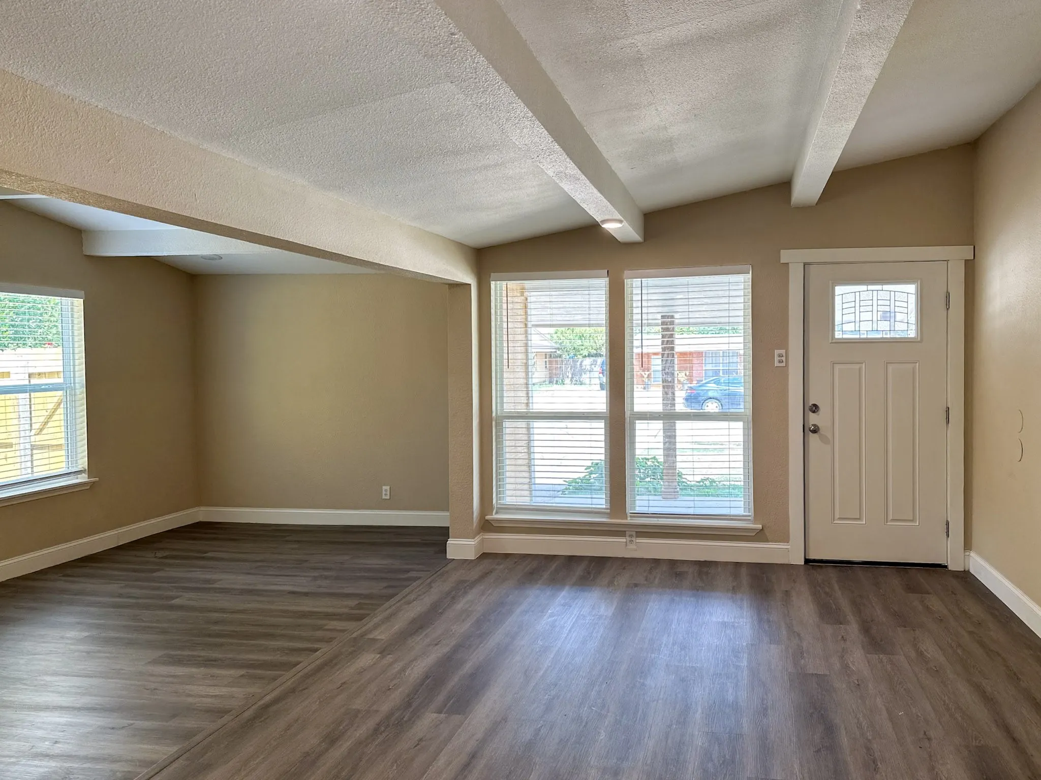 Single Family Residence For Rent in Dallas County , 108 Jenny Kay Lane, Irving, Texas 75060, 4 Bedroom, 3 Bathroom, Garage spaces, 1,566 Sqft, built in 1958, mls#21377225, Real Estate Agent in Irving, Homes For Rent in Dallas county, Homes For Rent in Irving, Realtor in Irving Texas, Real Estate Brokerage Independent Realty Texas, Luminita Cordes Realtor