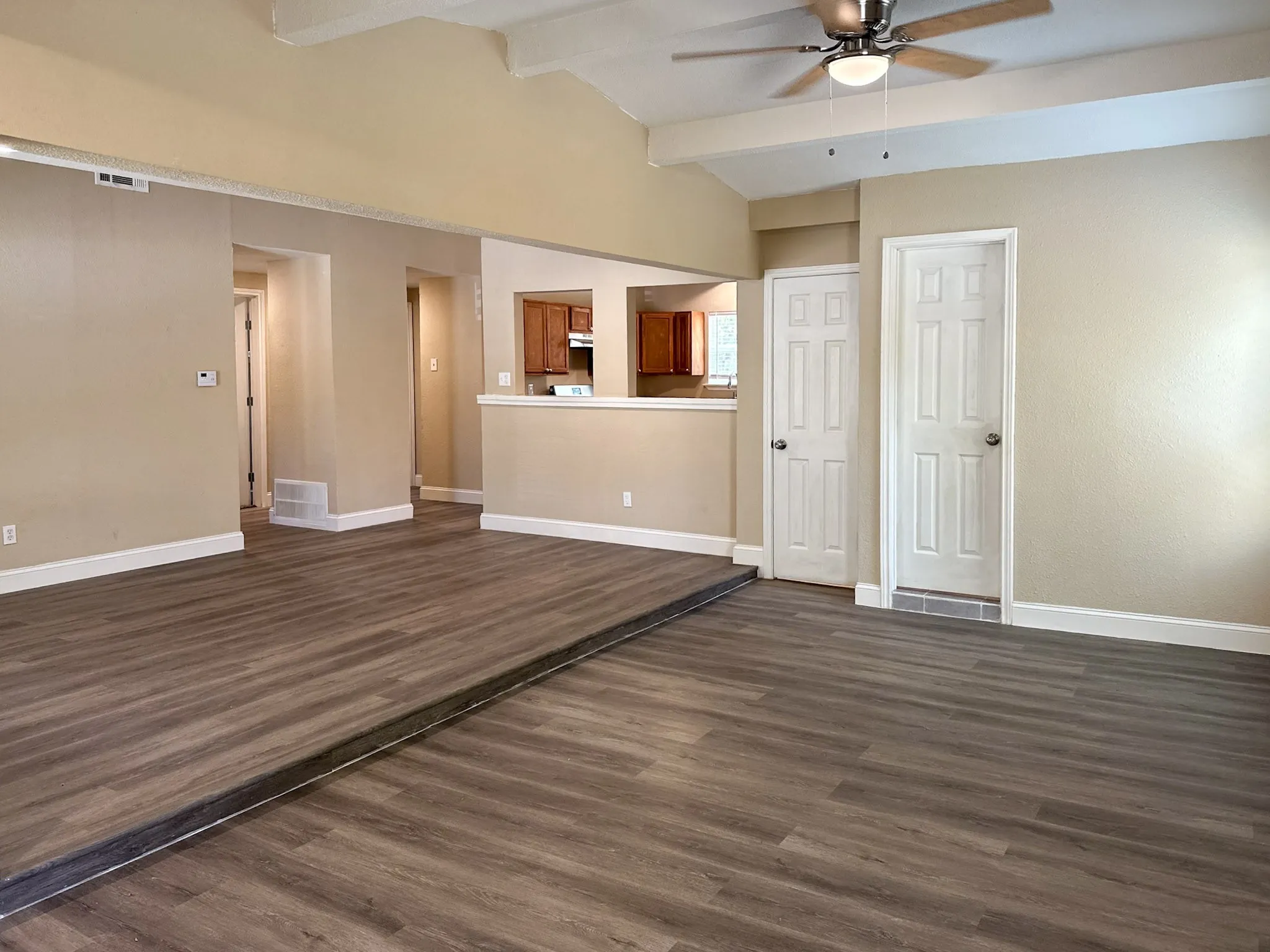 Single Family Residence For Rent in Dallas County , 108 Jenny Kay Lane, Irving, Texas 75060, 4 Bedroom, 3 Bathroom, Garage spaces, 1,566 Sqft, built in 1958, mls#21377225, Real Estate Agent in Irving, Homes For Rent in Dallas county, Homes For Rent in Irving, Realtor in Irving Texas, Real Estate Brokerage Independent Realty Texas, Luminita Cordes Realtor