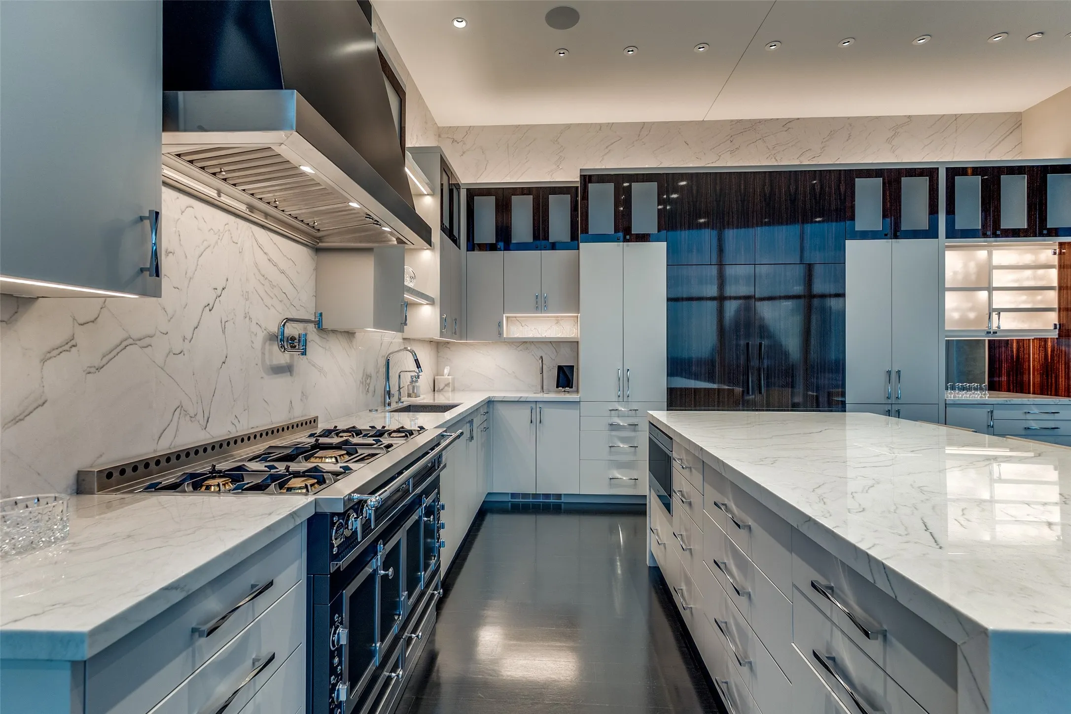 Condominium For Sale in Dallas County , 1918 Olive Street 4202, Dallas, Texas 75201, 2 Bedroom, 4 Bathroom, 3 Garage spaces, 4,678 Sqft, built in 2020, mls#21381065, Real Estate Agent in Dallas, Homes For Sale in Dallas county, Homes For Sale in Dallas, Realtor in Dallas Texas, Real Estate Brokerage Independent Realty Texas, Luminita Cordes Realtor