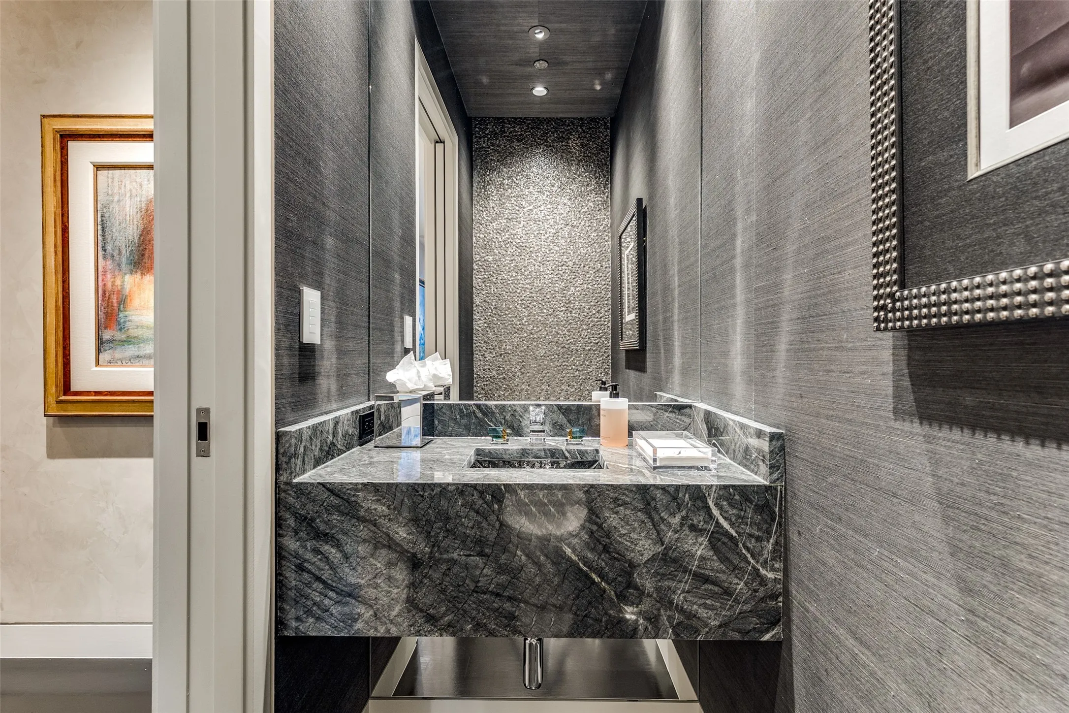 Condominium For Sale in Dallas County , 1918 Olive Street 4202, Dallas, Texas 75201, 2 Bedroom, 4 Bathroom, 3 Garage spaces, 4,678 Sqft, built in 2020, mls#21381065, Real Estate Agent in Dallas, Homes For Sale in Dallas county, Homes For Sale in Dallas, Realtor in Dallas Texas, Real Estate Brokerage Independent Realty Texas, Luminita Cordes Realtor