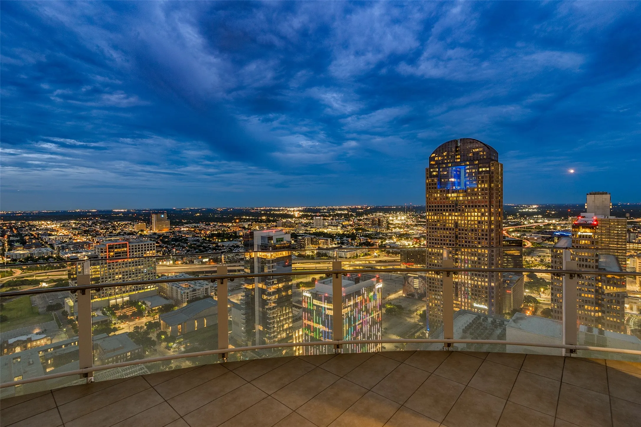 Condominium For Sale in Dallas County , 1918 Olive Street 4202, Dallas, Texas 75201, 2 Bedroom, 4 Bathroom, 3 Garage spaces, 4,678 Sqft, built in 2020, mls#21381065, Real Estate Agent in Dallas, Homes For Sale in Dallas county, Homes For Sale in Dallas, Realtor in Dallas Texas, Real Estate Brokerage Independent Realty Texas, Luminita Cordes Realtor