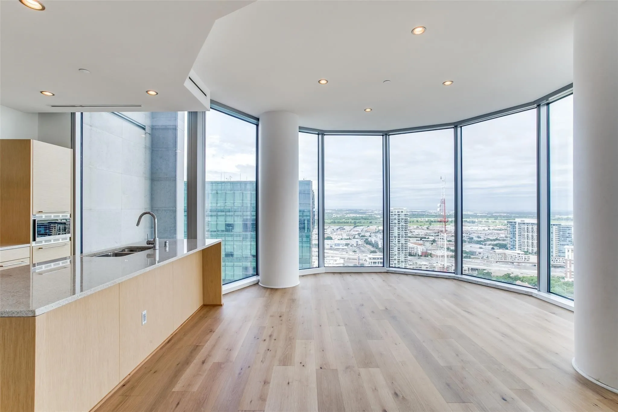 Condominium For Rent in Dallas County , 2900 Mckinnon Street 2404, Dallas, Texas 75201, 2 Bedroom, 3 Bathroom, 2 Garage spaces, 1,430 Sqft, built in 2005, mls#21381249, Real Estate Agent in Dallas, Homes For Rent in Dallas county, Homes For Rent in Dallas, Realtor in Dallas Texas, Real Estate Brokerage Independent Realty Texas, Luminita Cordes Realtor