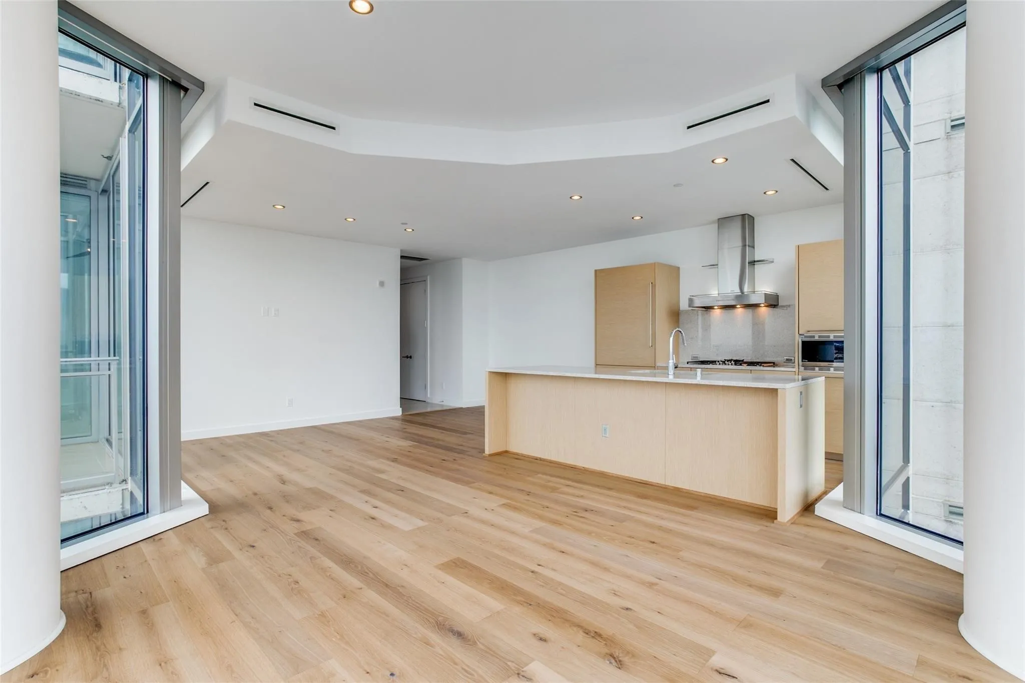 Condominium For Rent in Dallas County , 2900 Mckinnon Street 2404, Dallas, Texas 75201, 2 Bedroom, 3 Bathroom, 2 Garage spaces, 1,430 Sqft, built in 2005, mls#21381249, Real Estate Agent in Dallas, Homes For Rent in Dallas county, Homes For Rent in Dallas, Realtor in Dallas Texas, Real Estate Brokerage Independent Realty Texas, Luminita Cordes Realtor