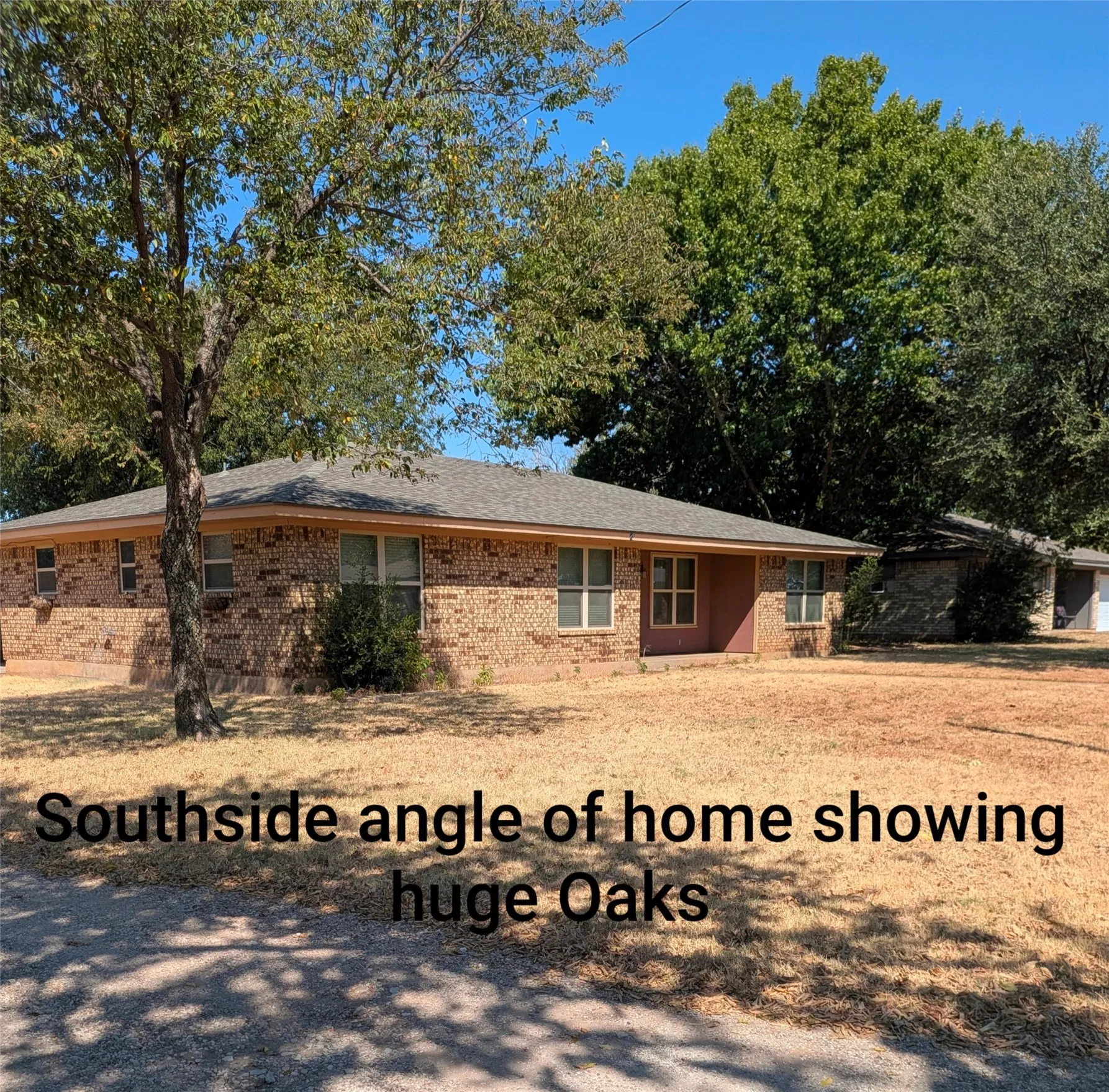 Single Family Residence For Sale in Young County , 1316 S Galloway Drive, Olney, Texas 76374, 4 Bedroom, 2 Bathroom, Garage spaces, 1,580 Sqft, built in 1975, mls#21376515, Real Estate Agent in Olney, Homes For Sale in Young county, Homes For Sale in Olney, Realtor in Olney Texas, Real Estate Brokerage Independent Realty Texas, Luminita Cordes Realtor