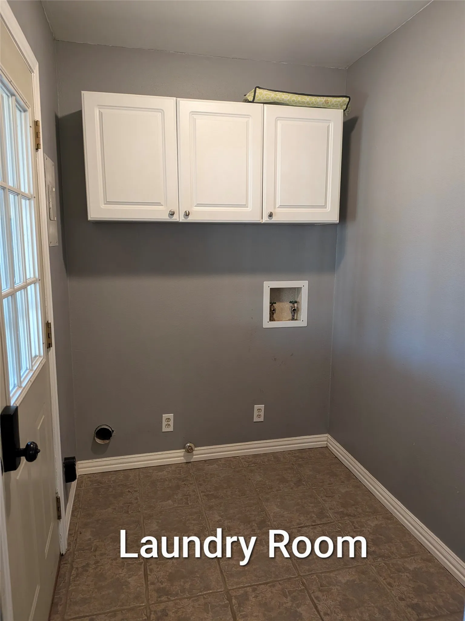 Single Family Residence For Sale in Young County , 1316 S Galloway Drive, Olney, Texas 76374, 4 Bedroom, 2 Bathroom, Garage spaces, 1,580 Sqft, built in 1975, mls#21376515, Real Estate Agent in Olney, Homes For Sale in Young county, Homes For Sale in Olney, Realtor in Olney Texas, Real Estate Brokerage Independent Realty Texas, Luminita Cordes Realtor