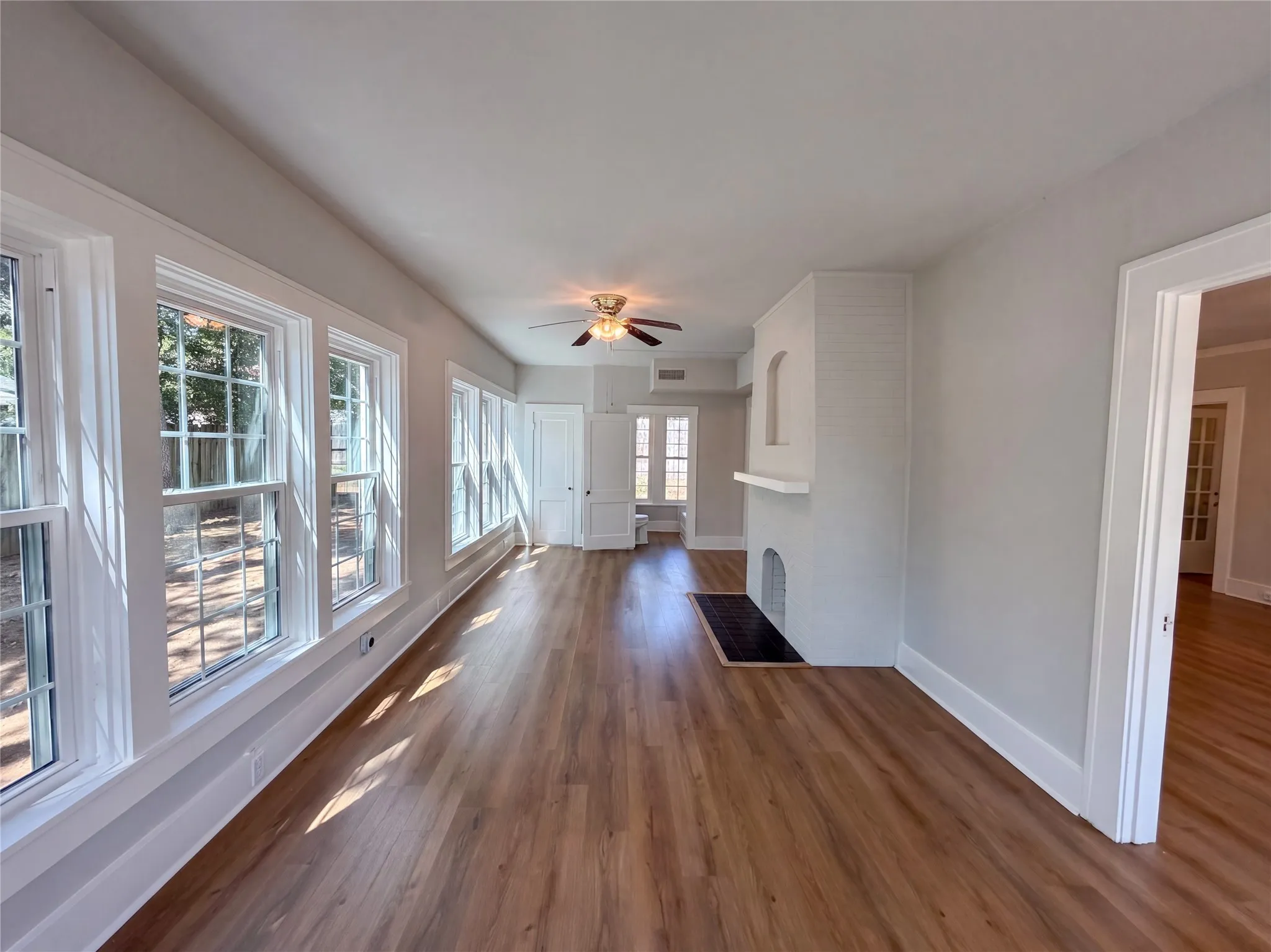 Single Family Residence For Sale in Palo Pinto County , 615 NW 5th Avenue, Mineral Wells, Texas 76067, 4 Bedroom, 4 Bathroom, 2 Garage spaces, 3,480 Sqft, built in 1921, mls#21378715, Real Estate Agent in Mineral Wells, Homes For Sale in Palo Pinto county, Homes For Sale in Mineral Wells, Realtor in Mineral Wells Texas, Real Estate Brokerage Independent Realty Texas, Luminita Cordes Realtor