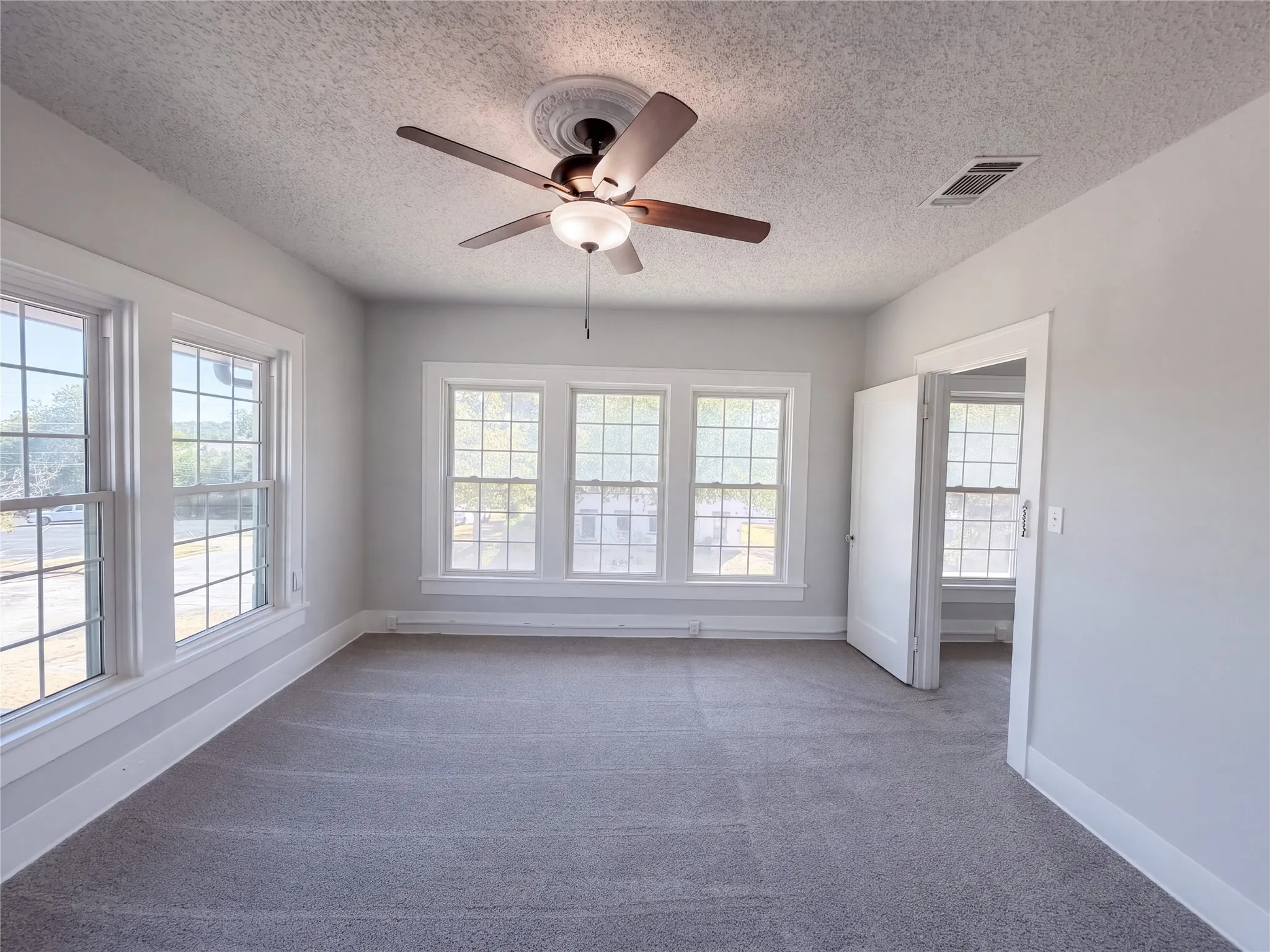 Single Family Residence For Sale in Palo Pinto County , 615 NW 5th Avenue, Mineral Wells, Texas 76067, 4 Bedroom, 4 Bathroom, 2 Garage spaces, 3,480 Sqft, built in 1921, mls#21378715, Real Estate Agent in Mineral Wells, Homes For Sale in Palo Pinto county, Homes For Sale in Mineral Wells, Realtor in Mineral Wells Texas, Real Estate Brokerage Independent Realty Texas, Luminita Cordes Realtor