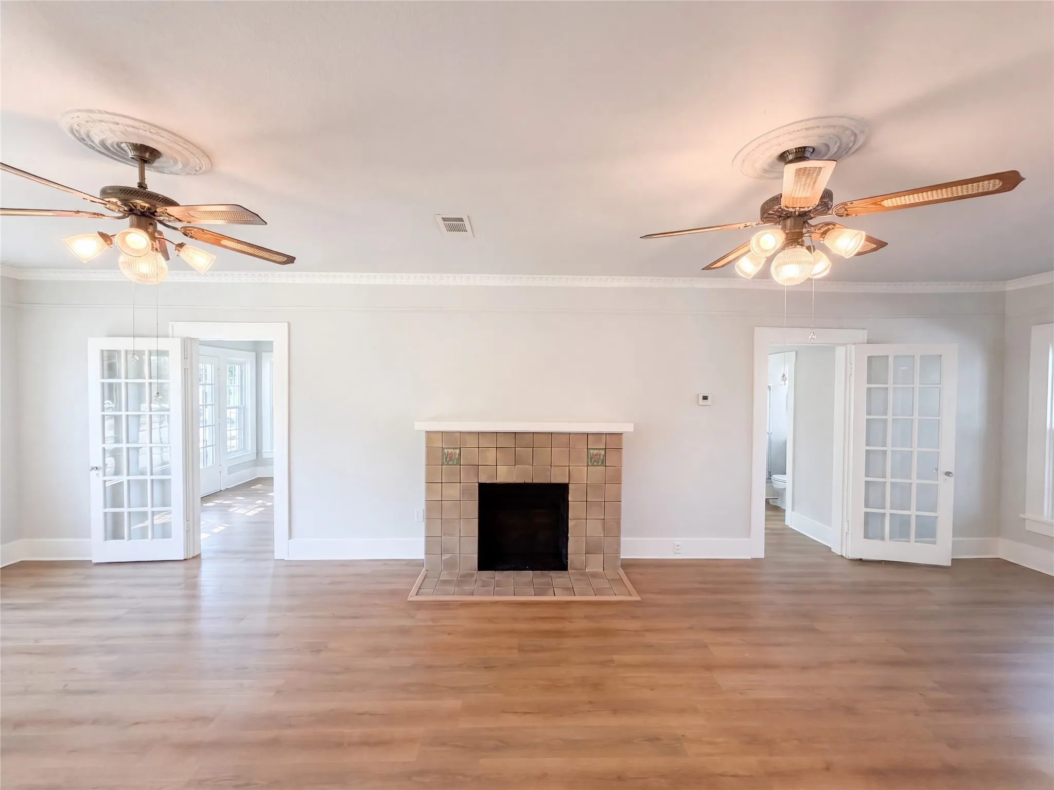 Single Family Residence For Sale in Palo Pinto County , 615 NW 5th Avenue, Mineral Wells, Texas 76067, 4 Bedroom, 4 Bathroom, 2 Garage spaces, 3,480 Sqft, built in 1921, mls#21378715, Real Estate Agent in Mineral Wells, Homes For Sale in Palo Pinto county, Homes For Sale in Mineral Wells, Realtor in Mineral Wells Texas, Real Estate Brokerage Independent Realty Texas, Luminita Cordes Realtor