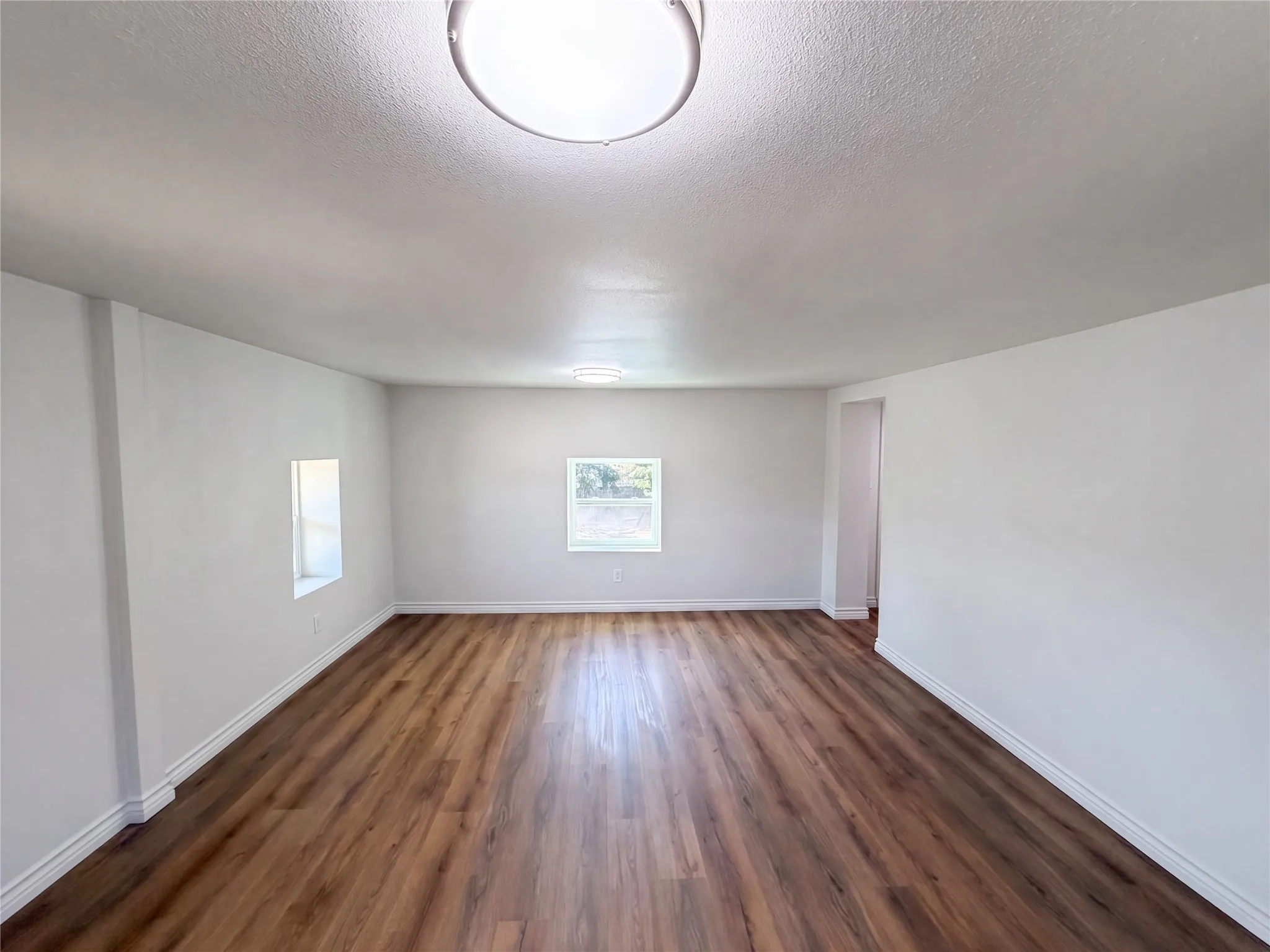 Single Family Residence For Sale in Palo Pinto County , 615 NW 5th Avenue, Mineral Wells, Texas 76067, 4 Bedroom, 4 Bathroom, 2 Garage spaces, 3,480 Sqft, built in 1921, mls#21378715, Real Estate Agent in Mineral Wells, Homes For Sale in Palo Pinto county, Homes For Sale in Mineral Wells, Realtor in Mineral Wells Texas, Real Estate Brokerage Independent Realty Texas, Luminita Cordes Realtor