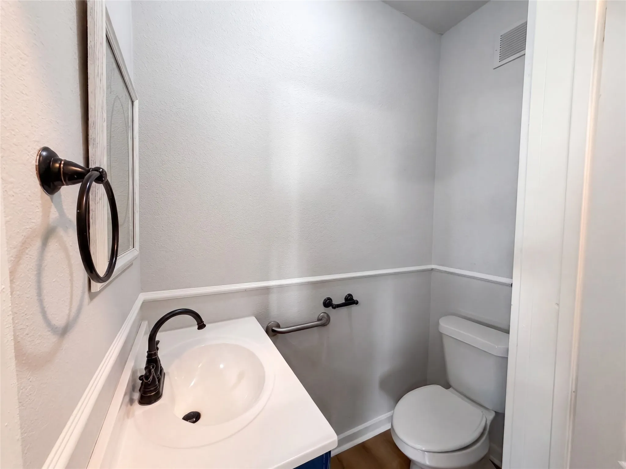 Single Family Residence For Sale in Palo Pinto County , 615 NW 5th Avenue, Mineral Wells, Texas 76067, 4 Bedroom, 4 Bathroom, 2 Garage spaces, 3,480 Sqft, built in 1921, mls#21378715, Real Estate Agent in Mineral Wells, Homes For Sale in Palo Pinto county, Homes For Sale in Mineral Wells, Realtor in Mineral Wells Texas, Real Estate Brokerage Independent Realty Texas, Luminita Cordes Realtor