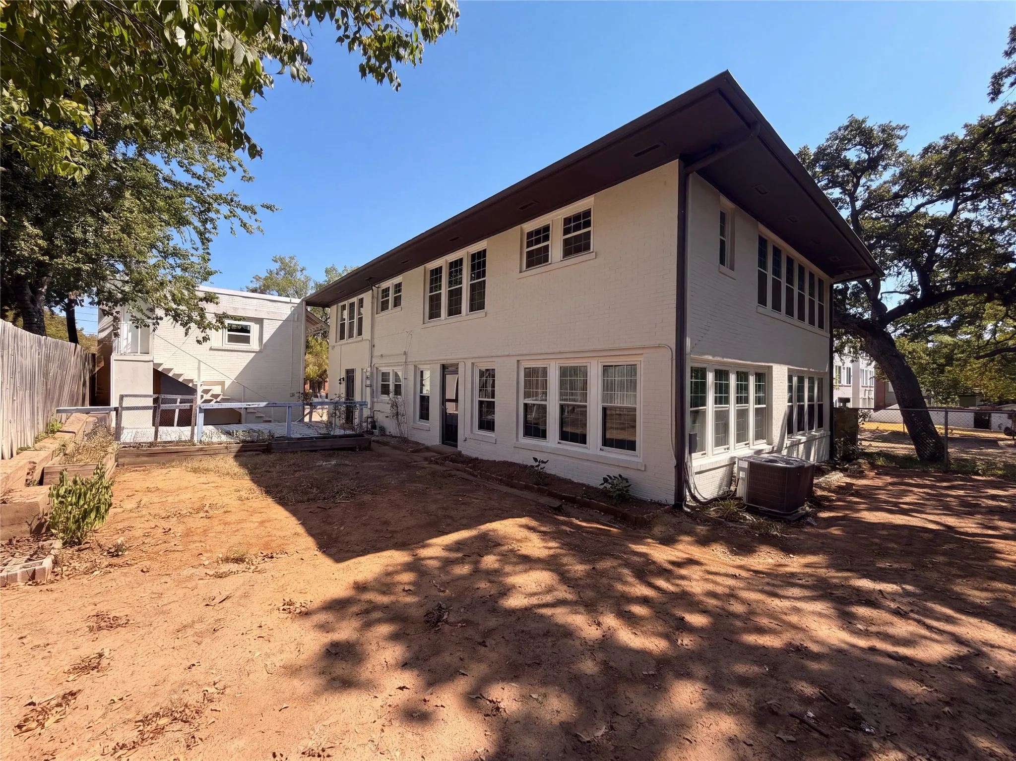 Single Family Residence For Sale in Palo Pinto County , 615 NW 5th Avenue, Mineral Wells, Texas 76067, 4 Bedroom, 4 Bathroom, 2 Garage spaces, 3,480 Sqft, built in 1921, mls#21378715, Real Estate Agent in Mineral Wells, Homes For Sale in Palo Pinto county, Homes For Sale in Mineral Wells, Realtor in Mineral Wells Texas, Real Estate Brokerage Independent Realty Texas, Luminita Cordes Realtor