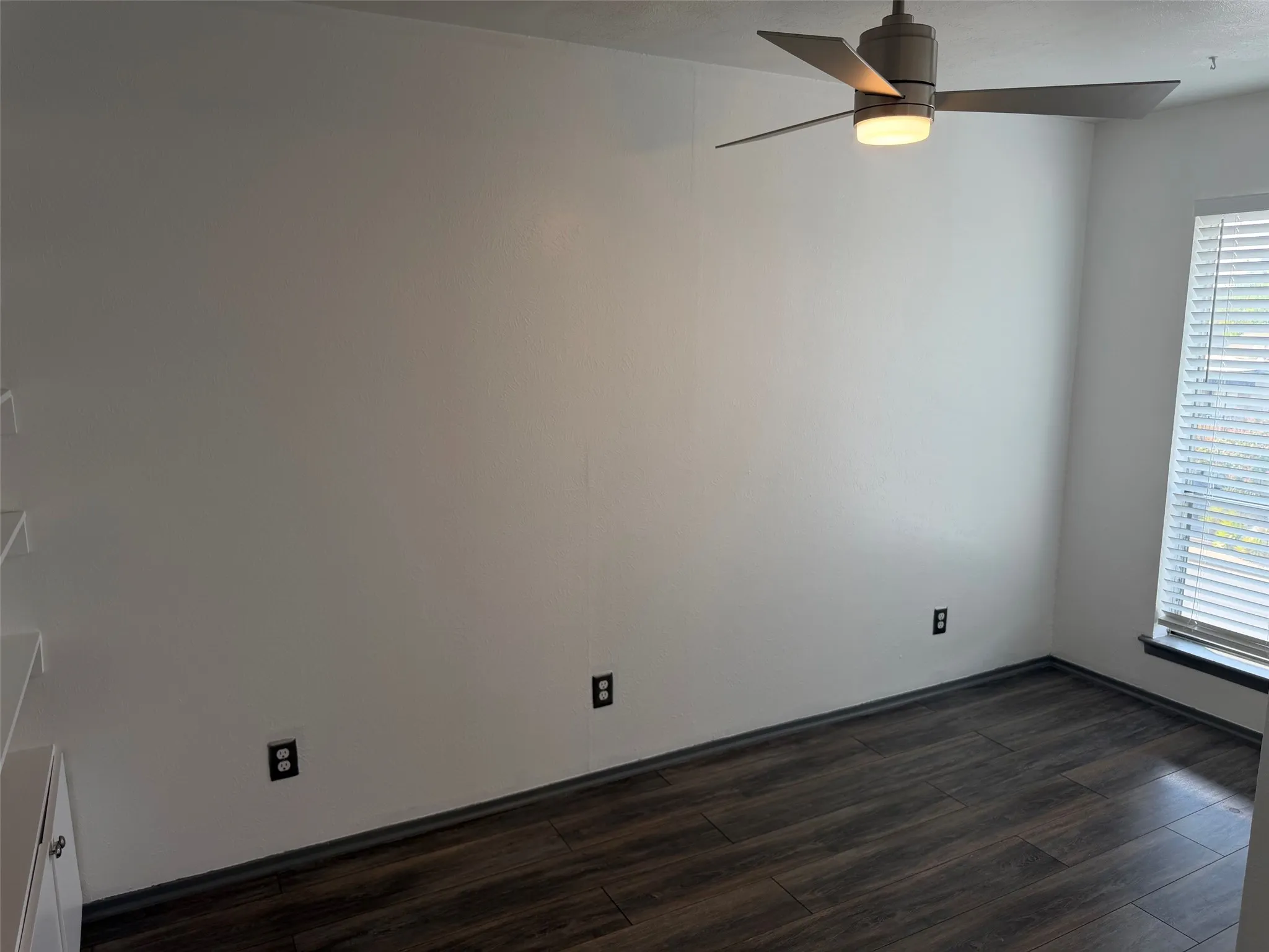 Apartment For Rent in Dallas County , 2800 Douglas Avenue 305, Dallas, Texas 75219, 1 Bedroom, 1 Bathroom, Garage spaces, 650 Sqft, built in 1972, mls#21381605, Real Estate Agent in Dallas, Homes For Rent in Dallas county, Homes For Rent in Dallas, Realtor in Dallas Texas, Real Estate Brokerage Independent Realty Texas, Luminita Cordes Realtor