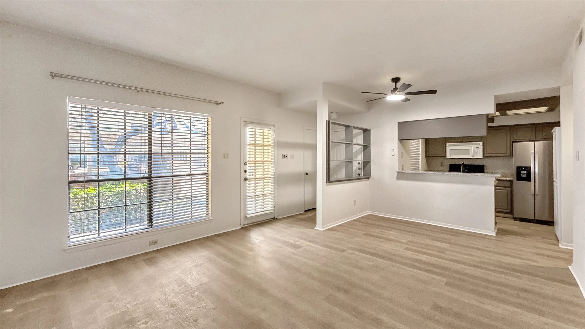 Townhouse For Sale in Collin County , 3110 Devonshire Drive 115, Plano, Texas 75075, 1 Bedroom, 1 Bathroom, Garage spaces, 675 Sqft, built in 1984, mls#21379621, Real Estate Agent in Plano, Homes For Sale in Collin county, Homes For Sale in Plano, Realtor in Plano Texas, Real Estate Brokerage Independent Realty Texas, Luminita Cordes Realtor