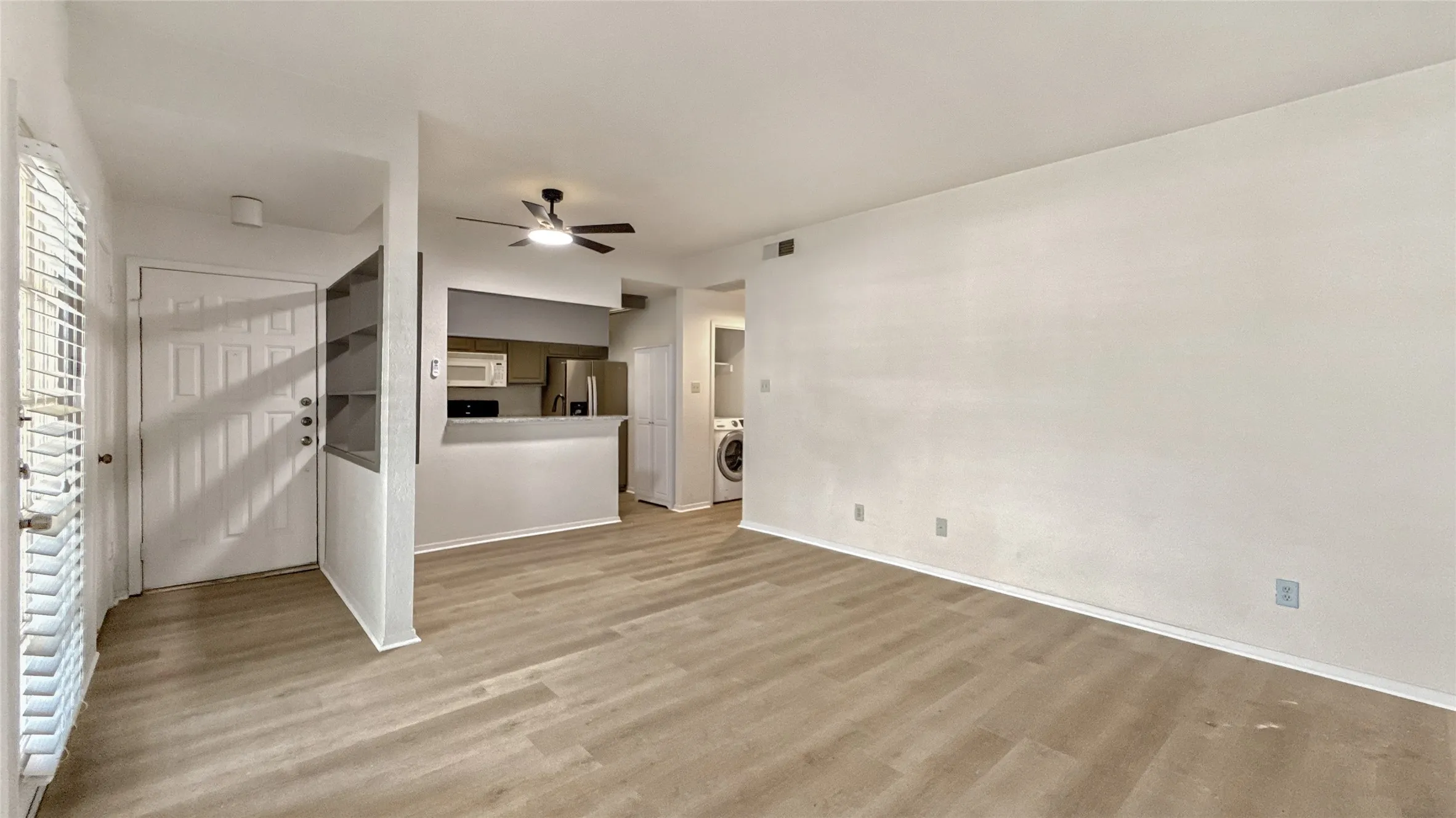Townhouse For Sale in Collin County , 3110 Devonshire Drive 115, Plano, Texas 75075, 1 Bedroom, 1 Bathroom, Garage spaces, 675 Sqft, built in 1984, mls#21379621, Real Estate Agent in Plano, Homes For Sale in Collin county, Homes For Sale in Plano, Realtor in Plano Texas, Real Estate Brokerage Independent Realty Texas, Luminita Cordes Realtor