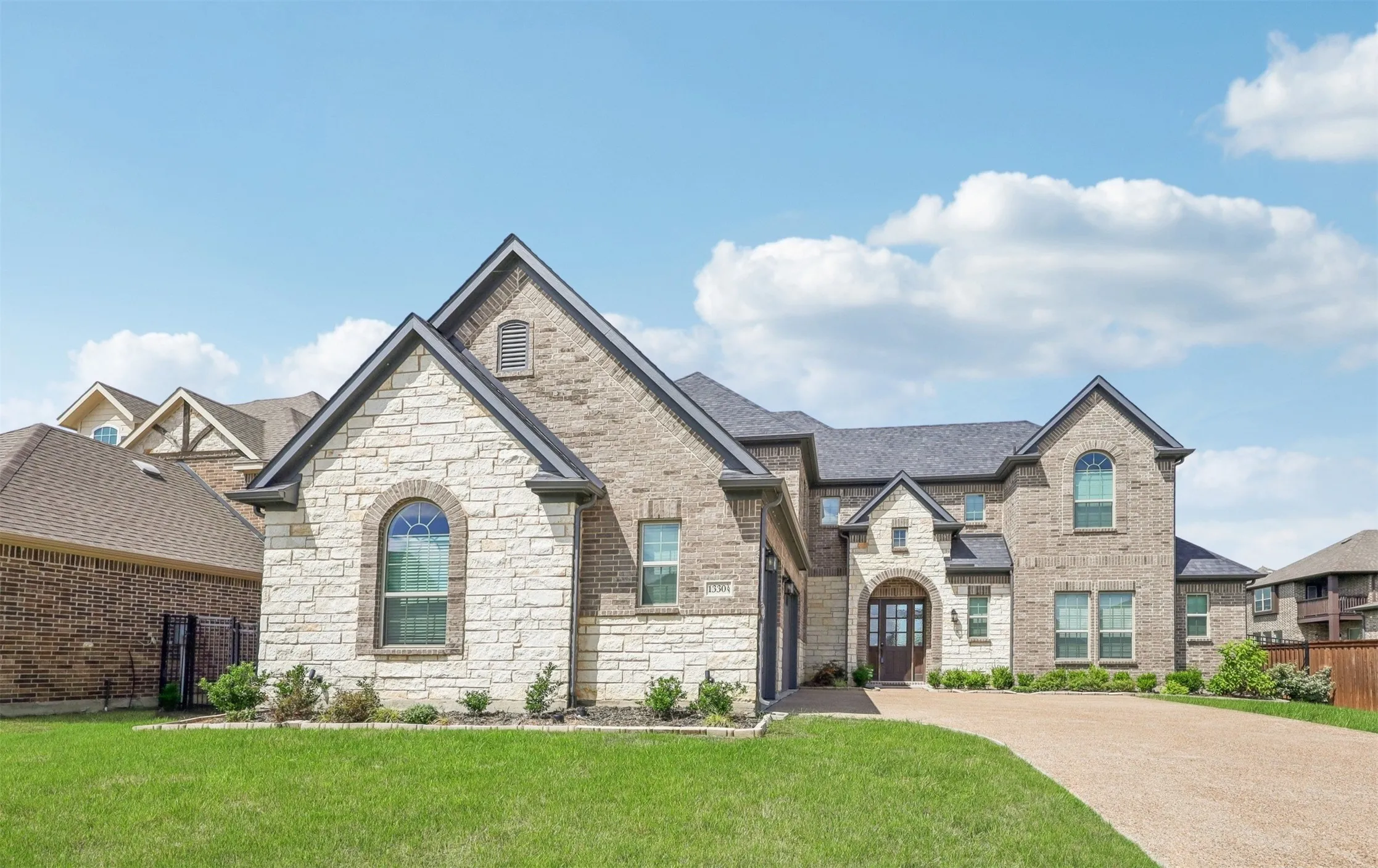 Single Family Residence For Sale in Collin County , 1330 Heavenly Place, Wylie, Texas 75098, 4 Bedroom, 4 Bathroom, 3 Garage spaces, 3,325 Sqft, built in 2021, mls#21380797, Real Estate Agent in Wylie, Homes For Sale in Collin county, Homes For Sale in Wylie, Realtor in Wylie Texas, Real Estate Brokerage Independent Realty Texas, Luminita Cordes Realtor