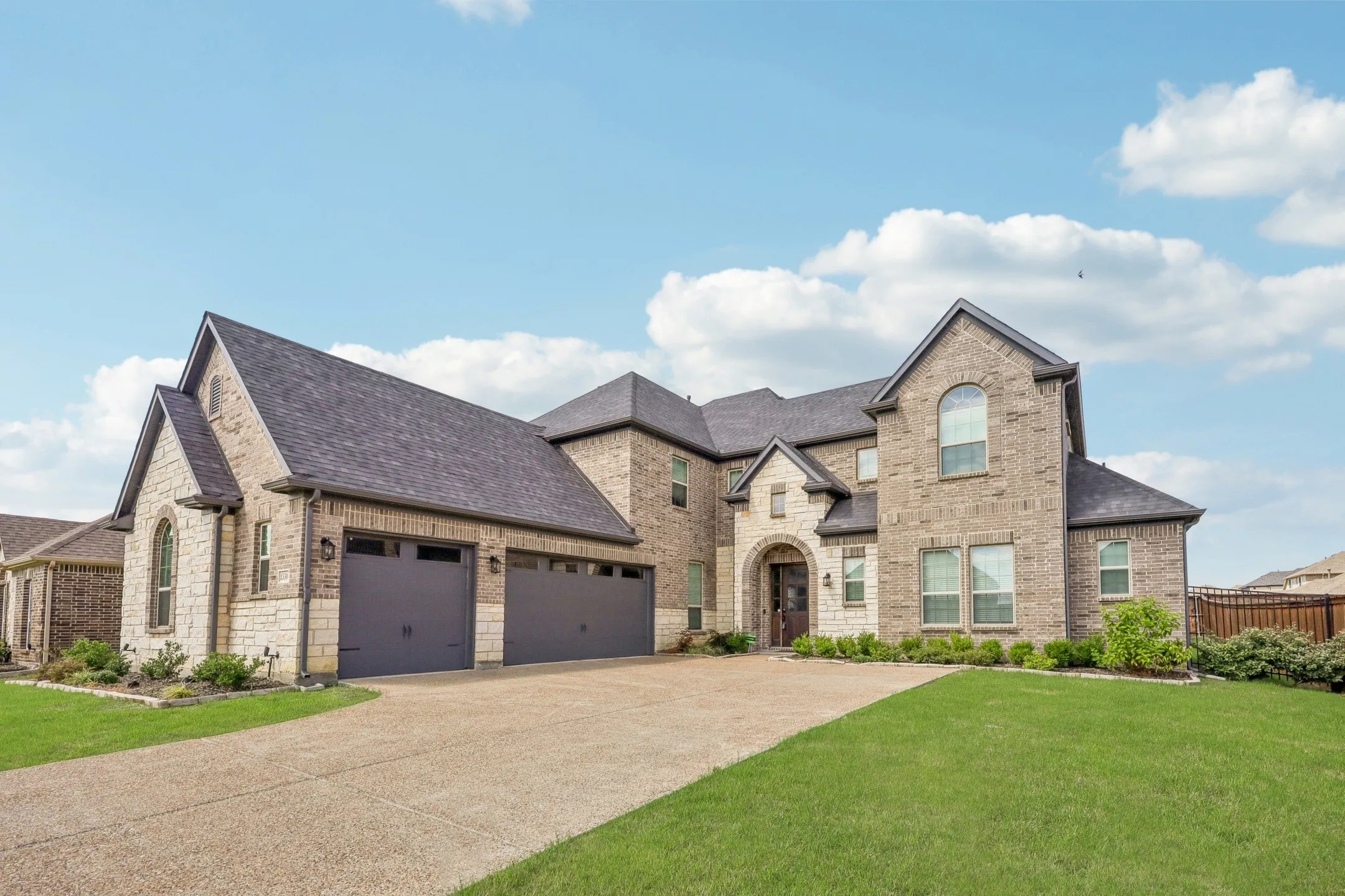 Single Family Residence For Sale in Collin County , 1330 Heavenly Place, Wylie, Texas 75098, 4 Bedroom, 4 Bathroom, 3 Garage spaces, 3,325 Sqft, built in 2021, mls#21380797, Real Estate Agent in Wylie, Homes For Sale in Collin county, Homes For Sale in Wylie, Realtor in Wylie Texas, Real Estate Brokerage Independent Realty Texas, Luminita Cordes Realtor