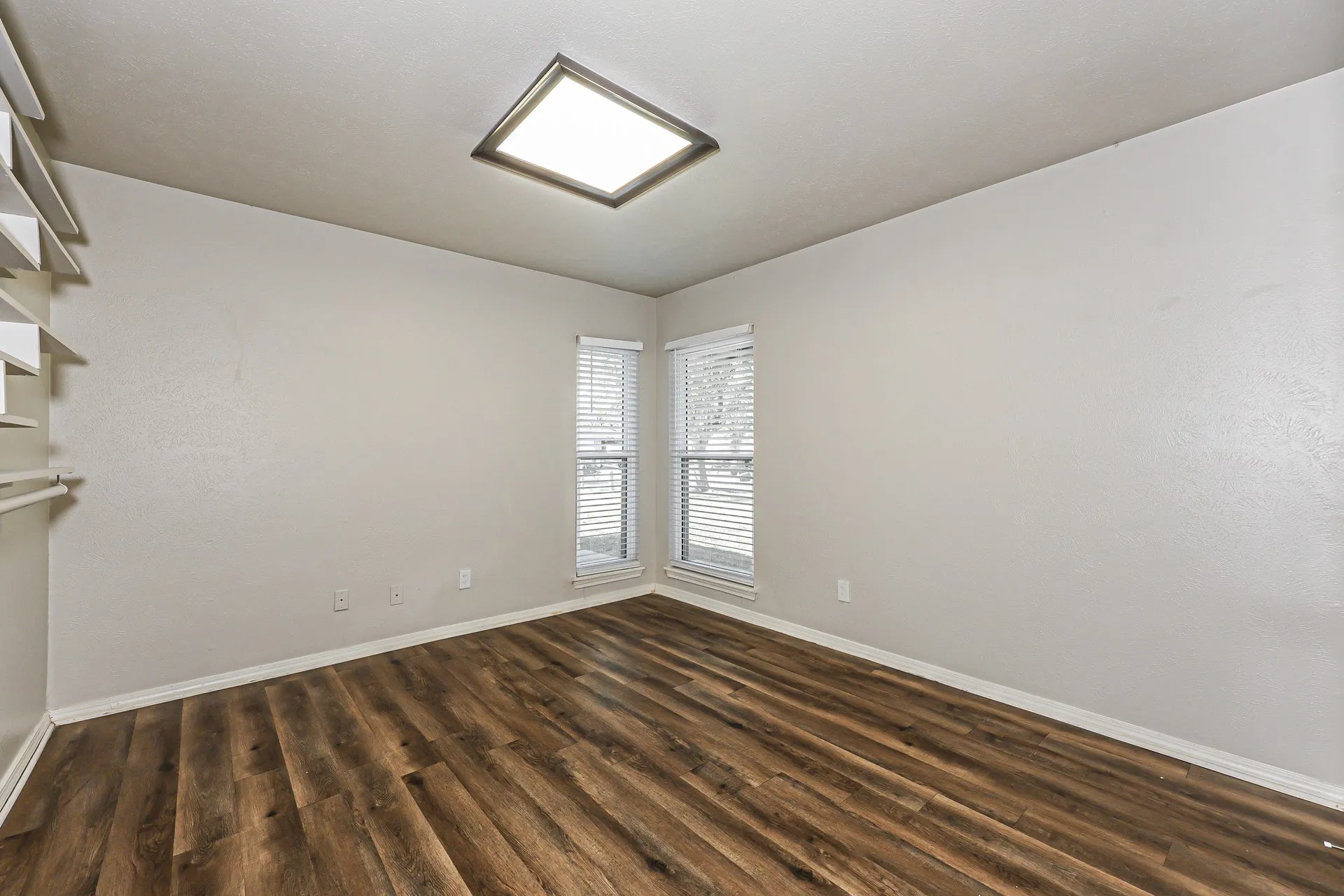Single Family Residence For Rent in Kaufman County , 717 Redbud Drive, Forney, Texas 75126, 3 Bedroom, 2 Bathroom, 2 Garage spaces, 1,539 Sqft, built in 1983, mls#21381610, Real Estate Agent in Forney, Homes For Rent in Kaufman county, Homes For Rent in Forney, Realtor in Forney Texas, Real Estate Brokerage Independent Realty Texas, Luminita Cordes Realtor