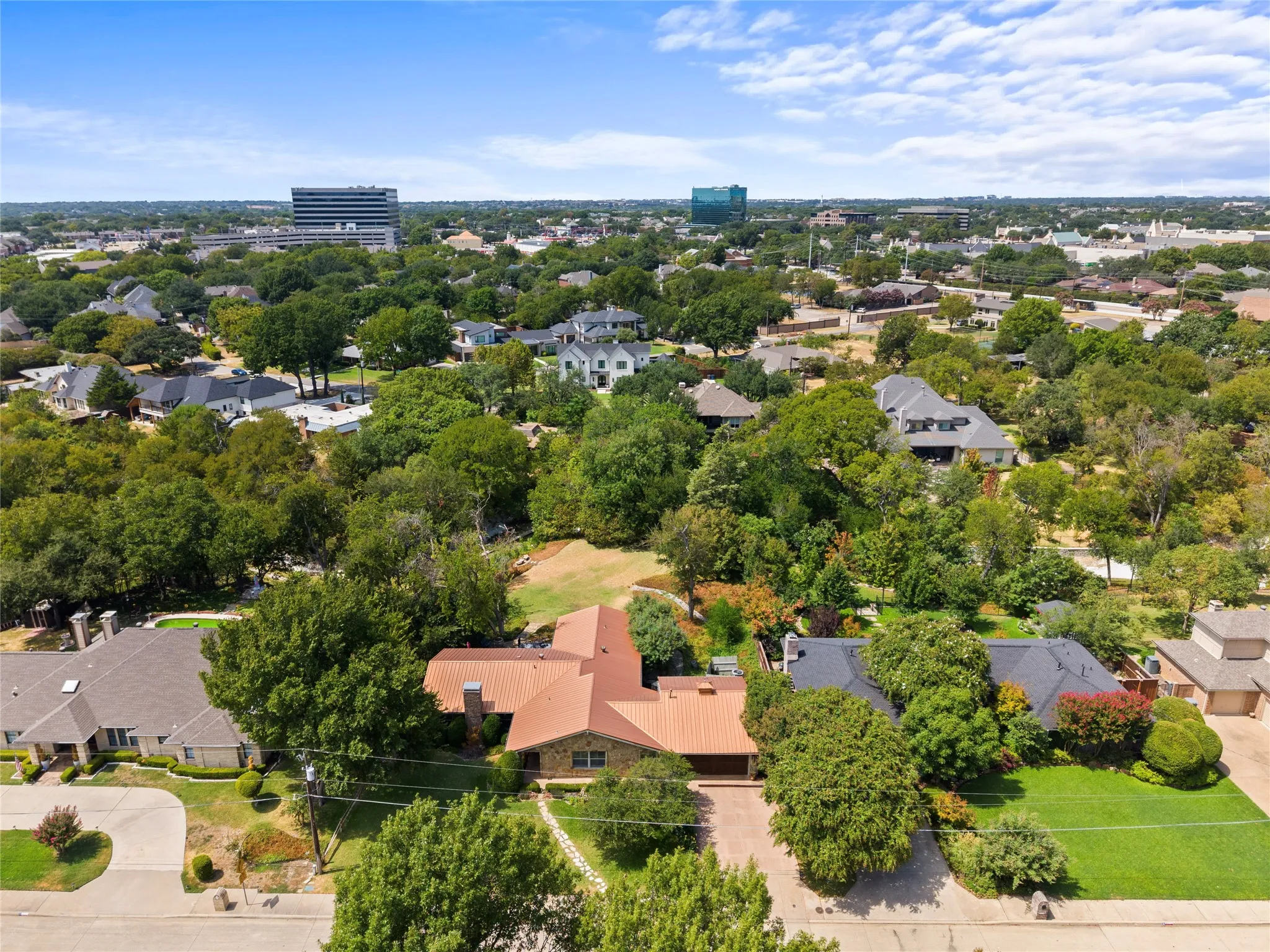 Single Family Residence For Rent in Collin County , 7105 Winding Creek Road, Dallas, Texas 75252, 3 Bedroom, 3 Bathroom, 2 Garage spaces, 2,304 Sqft, built in 1973, mls#21379649, Real Estate Agent in Dallas, Homes For Rent in Collin county, Homes For Rent in Dallas, Realtor in Dallas Texas, Real Estate Brokerage Independent Realty Texas, Luminita Cordes Realtor