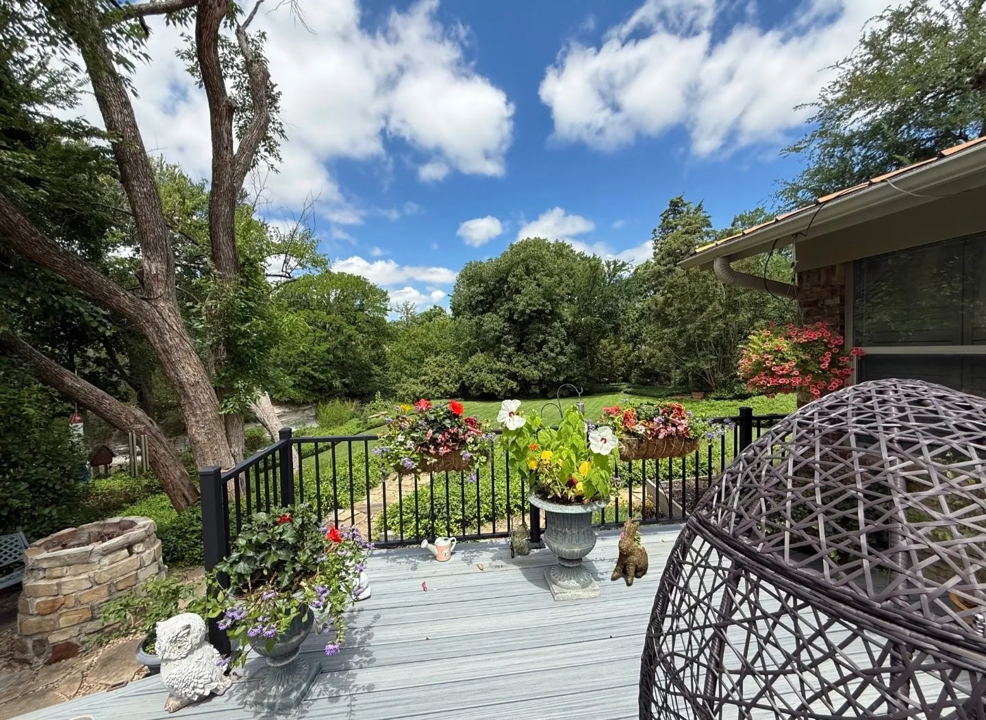 Single Family Residence For Rent in Collin County , 7105 Winding Creek Road, Dallas, Texas 75252, 3 Bedroom, 3 Bathroom, 2 Garage spaces, 2,304 Sqft, built in 1973, mls#21379649, Real Estate Agent in Dallas, Homes For Rent in Collin county, Homes For Rent in Dallas, Realtor in Dallas Texas, Real Estate Brokerage Independent Realty Texas, Luminita Cordes Realtor