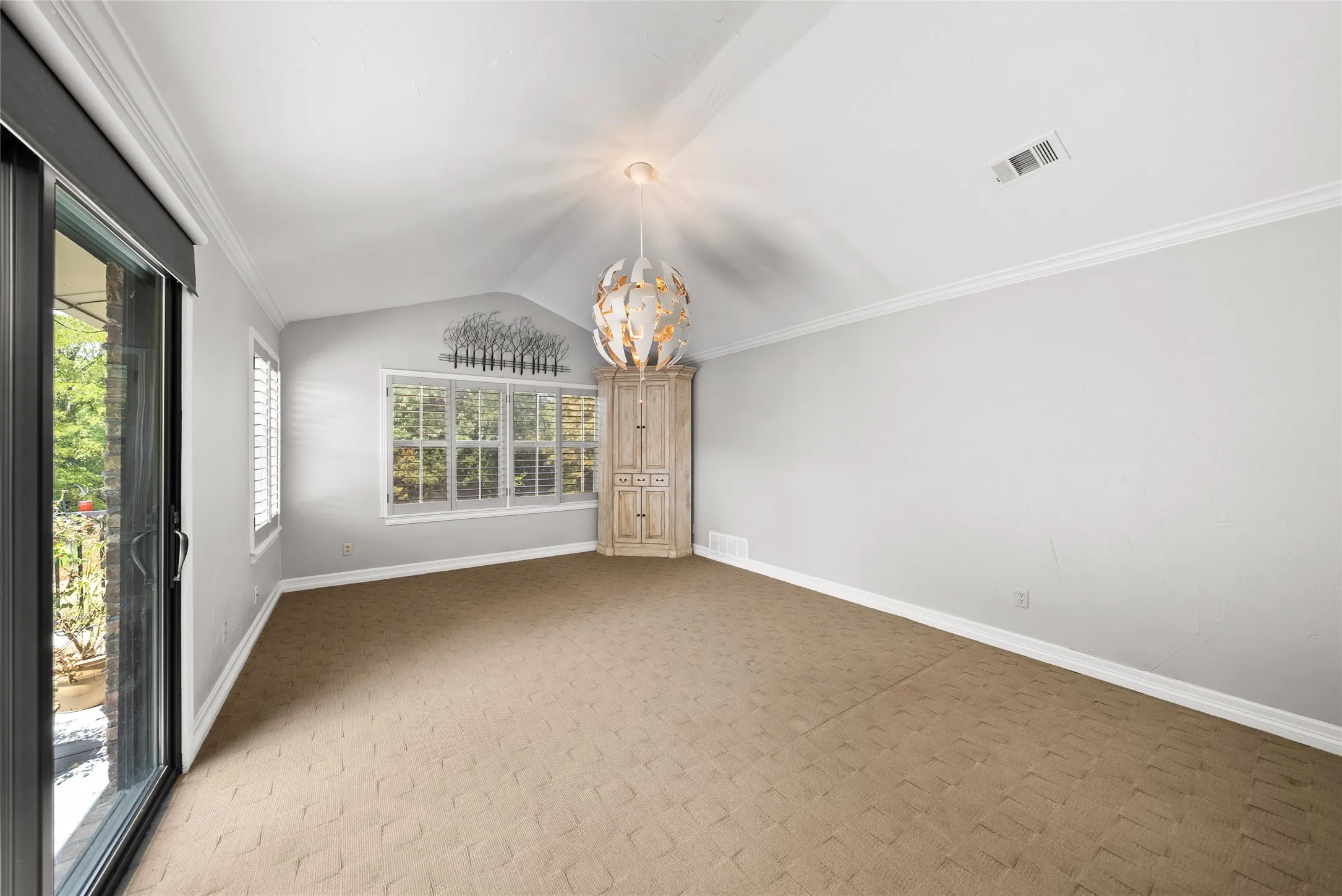 Single Family Residence For Rent in Collin County , 7105 Winding Creek Road, Dallas, Texas 75252, 3 Bedroom, 3 Bathroom, 2 Garage spaces, 2,304 Sqft, built in 1973, mls#21379649, Real Estate Agent in Dallas, Homes For Rent in Collin county, Homes For Rent in Dallas, Realtor in Dallas Texas, Real Estate Brokerage Independent Realty Texas, Luminita Cordes Realtor