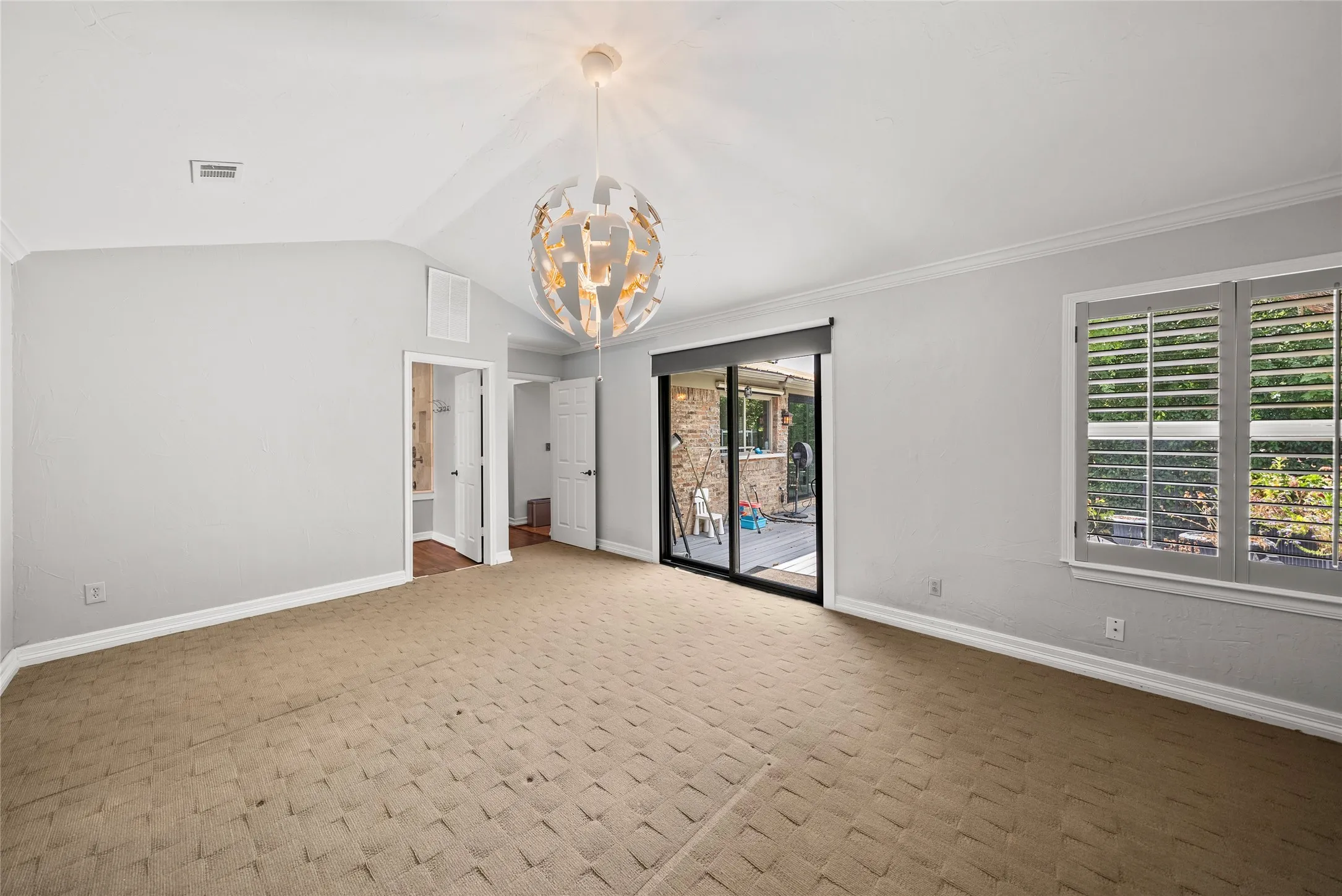 Single Family Residence For Rent in Collin County , 7105 Winding Creek Road, Dallas, Texas 75252, 3 Bedroom, 3 Bathroom, 2 Garage spaces, 2,304 Sqft, built in 1973, mls#21379649, Real Estate Agent in Dallas, Homes For Rent in Collin county, Homes For Rent in Dallas, Realtor in Dallas Texas, Real Estate Brokerage Independent Realty Texas, Luminita Cordes Realtor
