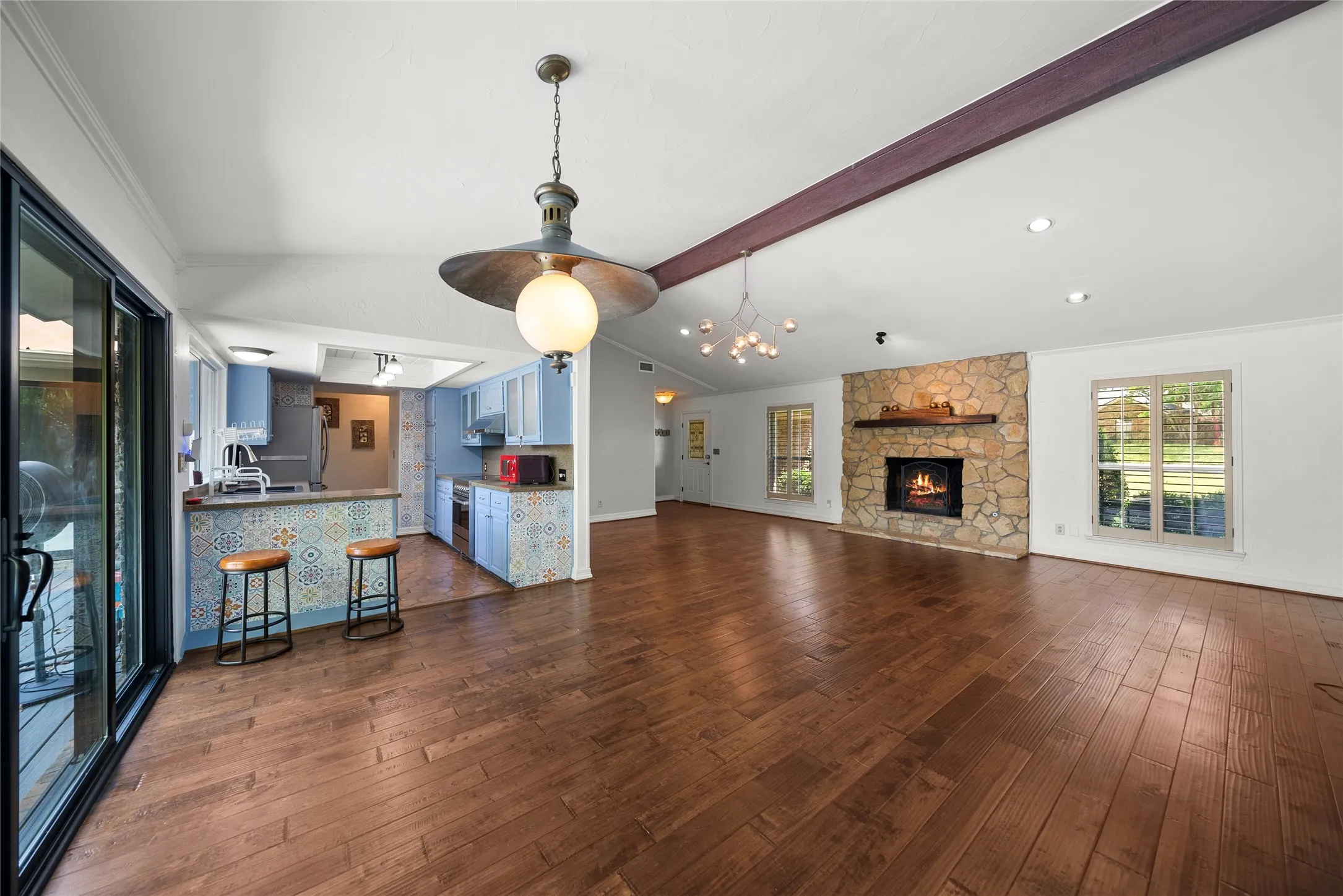 Single Family Residence For Rent in Collin County , 7105 Winding Creek Road, Dallas, Texas 75252, 3 Bedroom, 3 Bathroom, 2 Garage spaces, 2,304 Sqft, built in 1973, mls#21379649, Real Estate Agent in Dallas, Homes For Rent in Collin county, Homes For Rent in Dallas, Realtor in Dallas Texas, Real Estate Brokerage Independent Realty Texas, Luminita Cordes Realtor