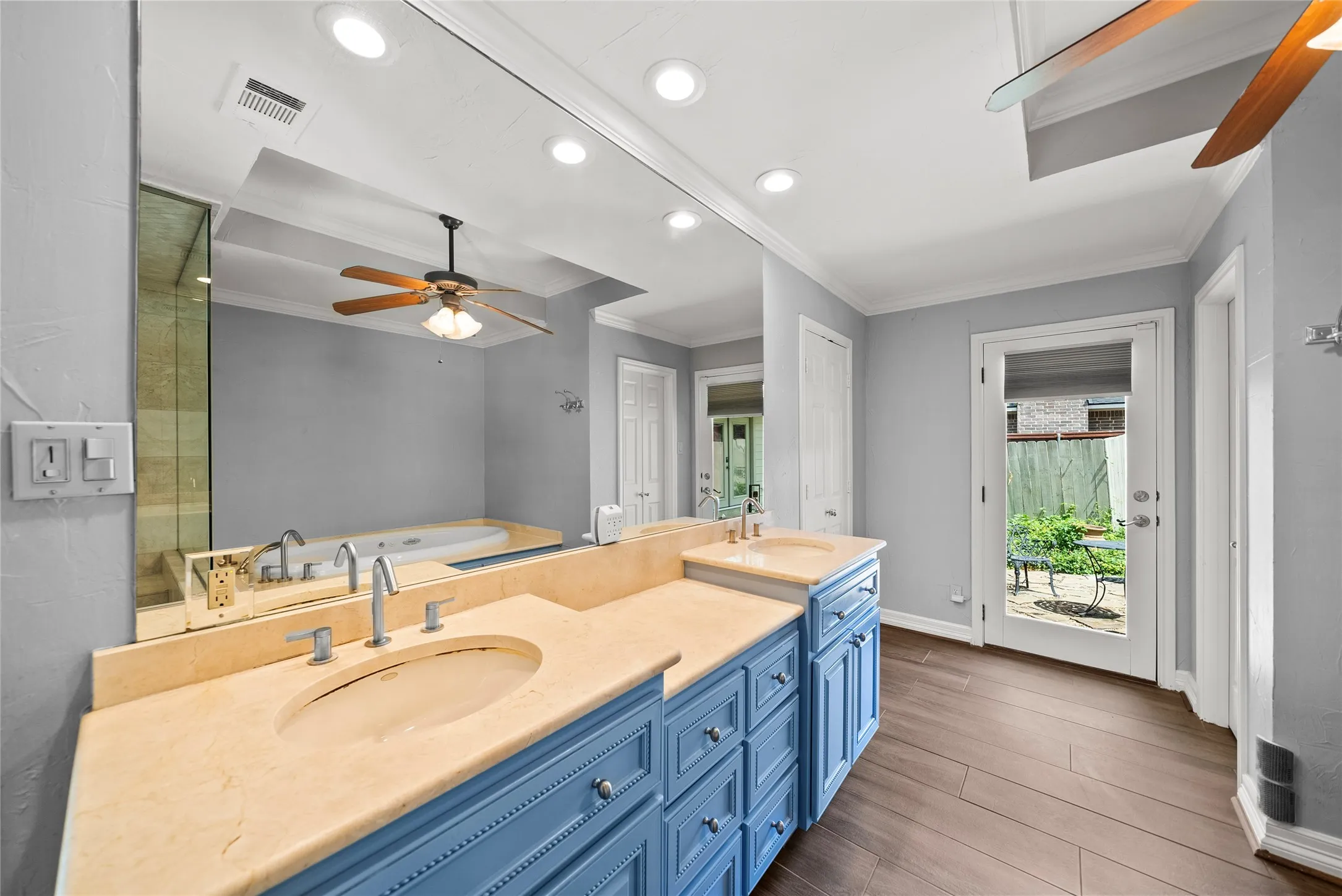 Single Family Residence For Rent in Collin County , 7105 Winding Creek Road, Dallas, Texas 75252, 3 Bedroom, 3 Bathroom, 2 Garage spaces, 2,304 Sqft, built in 1973, mls#21379649, Real Estate Agent in Dallas, Homes For Rent in Collin county, Homes For Rent in Dallas, Realtor in Dallas Texas, Real Estate Brokerage Independent Realty Texas, Luminita Cordes Realtor