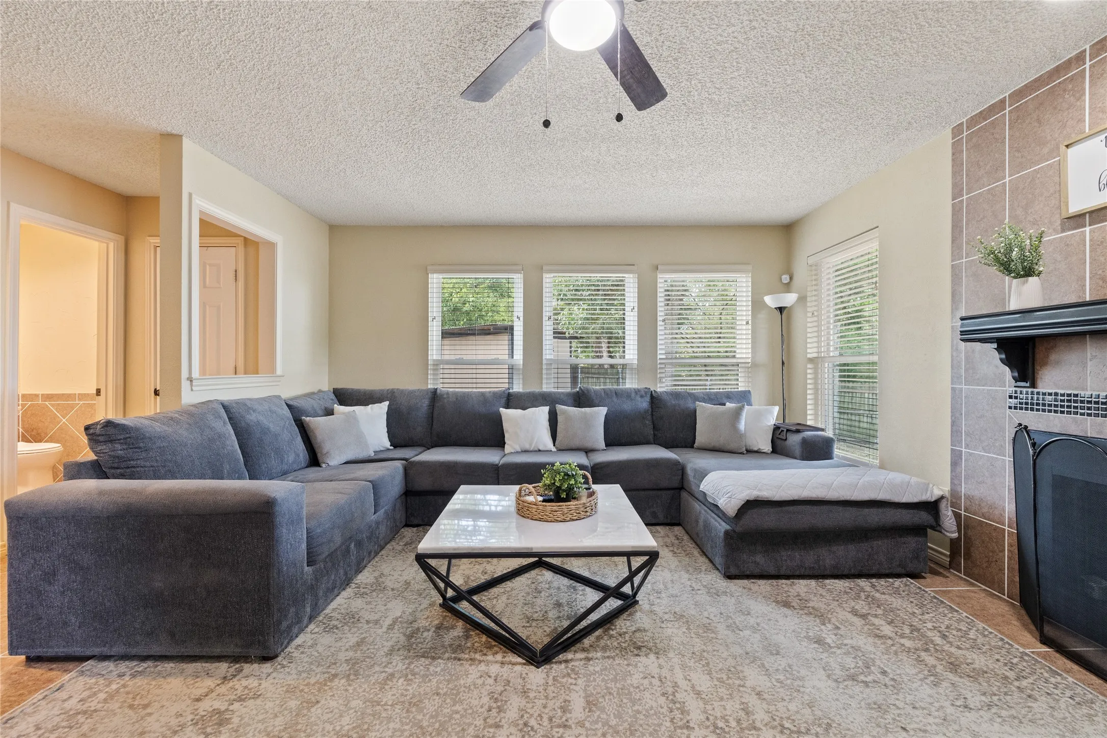 Single Family Residence For Sale in Dallas County , 853 Via Madonna, Mesquite, Texas 75150, 3 Bedroom, 3 Bathroom, 1 Garage spaces, 1,654 Sqft, built in 1982, mls#21381628, Real Estate Agent in Mesquite, Homes For Sale in Dallas county, Homes For Sale in Mesquite, Realtor in Mesquite Texas, Real Estate Brokerage Independent Realty Texas, Luminita Cordes Realtor